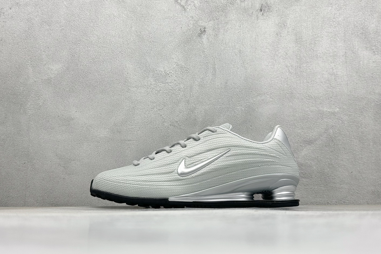 🌹 Nike Shox Z 耐克专利弹簧气柱跑步鞋 货号：HQ7540-001尺码：36 36.5 37