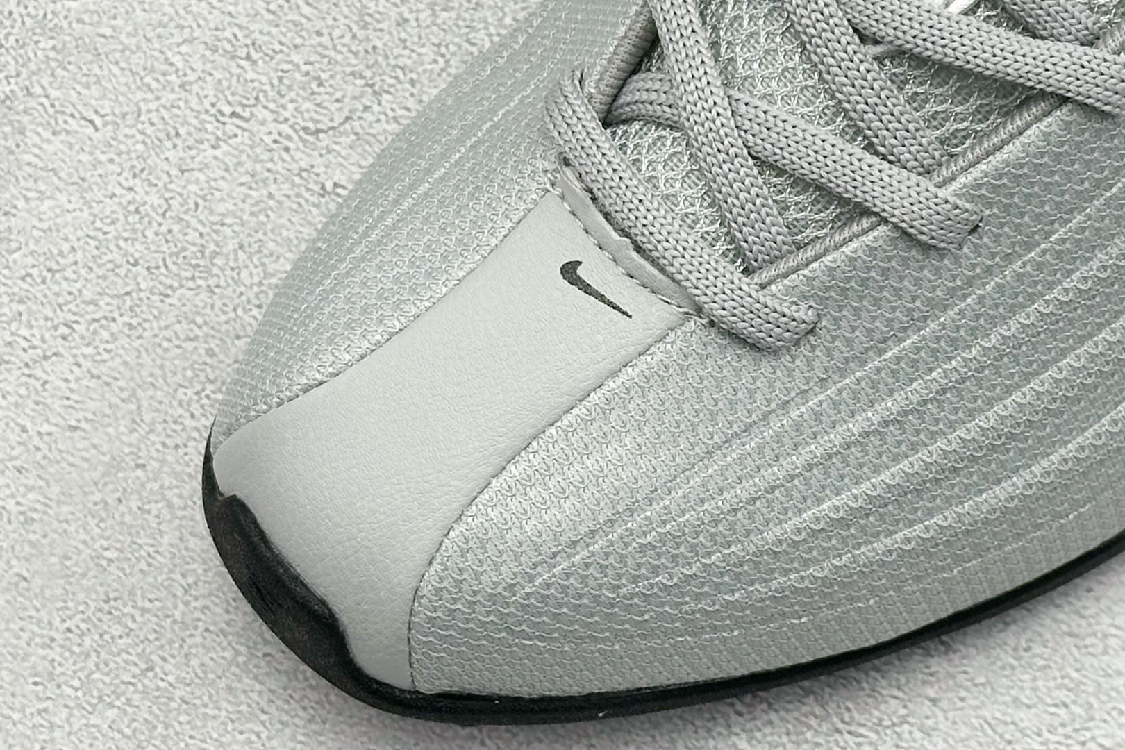 🌹 Nike Shox Z 耐克专利弹簧气柱跑步鞋 货号：HQ7540-001尺码：36 36.5 37