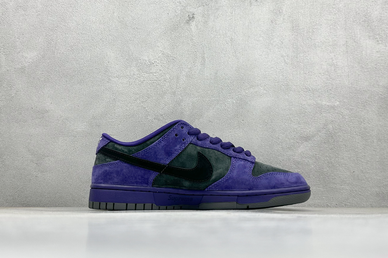 🌹 史诗级94 x Nike Dunk SB Dunk Low 联名灰紫 低帮休闲滑板鞋 货号;HQ84