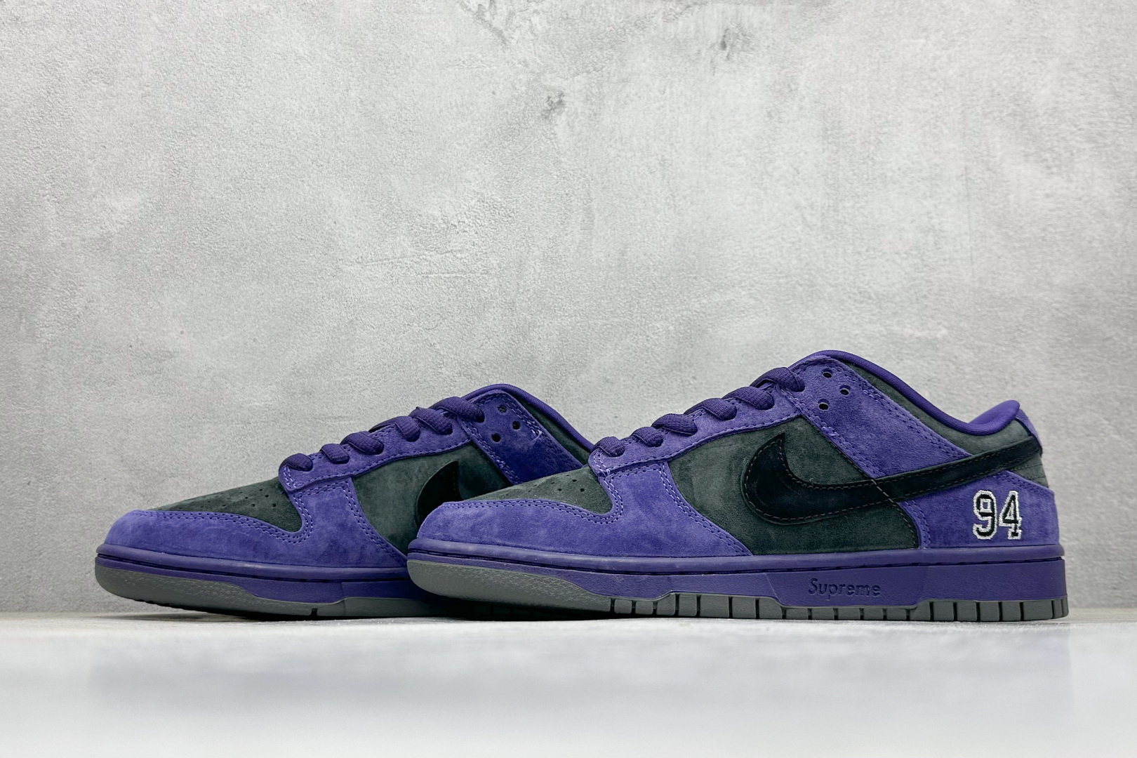 🌹 史诗级94 x Nike Dunk SB Dunk Low 联名灰紫 低帮休闲滑板鞋 货号;HQ84