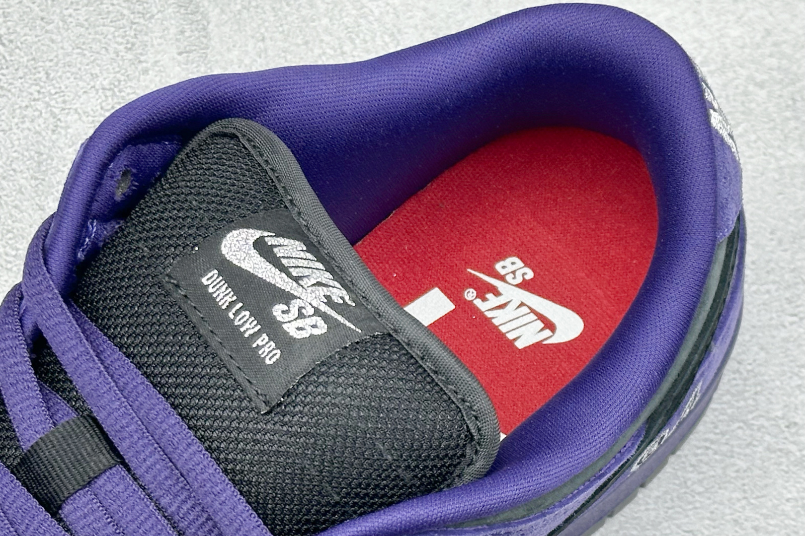 🌹 史诗级94 x Nike Dunk SB Dunk Low 联名灰紫 低帮休闲滑板鞋 货号;HQ84