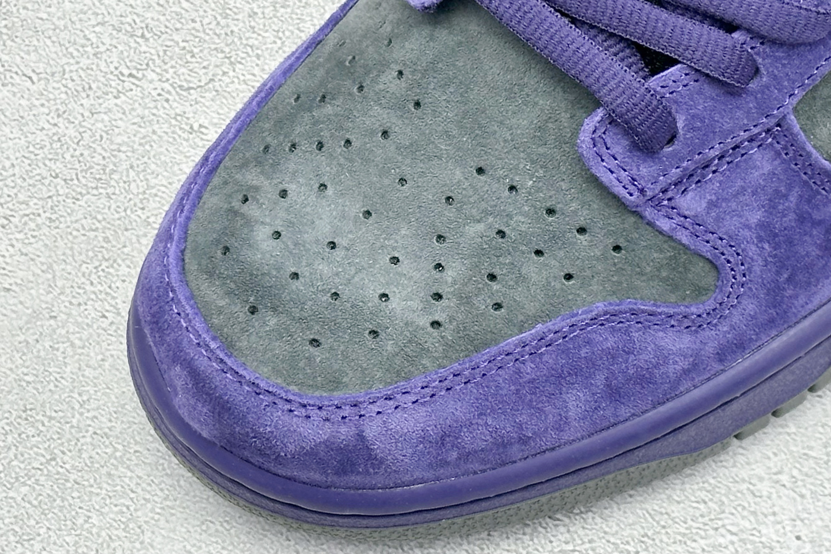 340 S2纯原Nike Dunk SB DUNK LOW PRO QS x Supreme 欧洲限定 紫黑 HQ8487-500