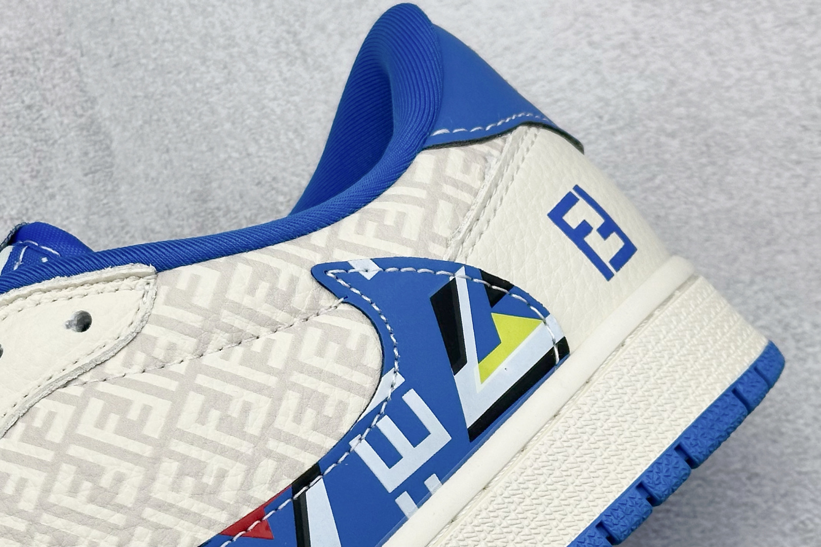 280 XC版Travis Scott x Fragment Design x Jordan Air Jordan 1 Low SP “芬迪联名——花蓝勾” XS2025-080