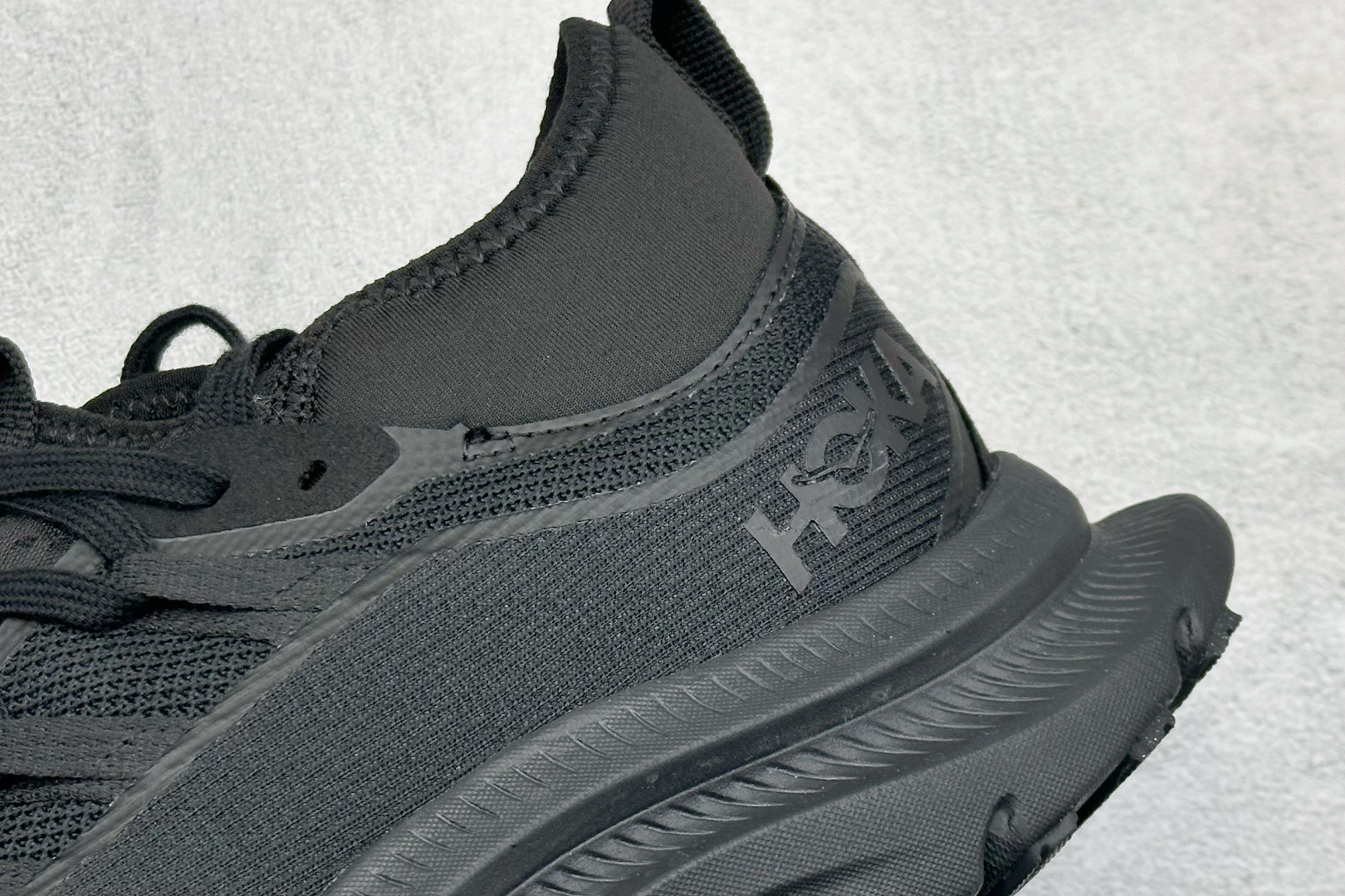 230 HOKA M KAWANA MID 轻量中帮户外越野跑鞋 户外山脉越野轻量运动跑鞋 1169270/BBNB