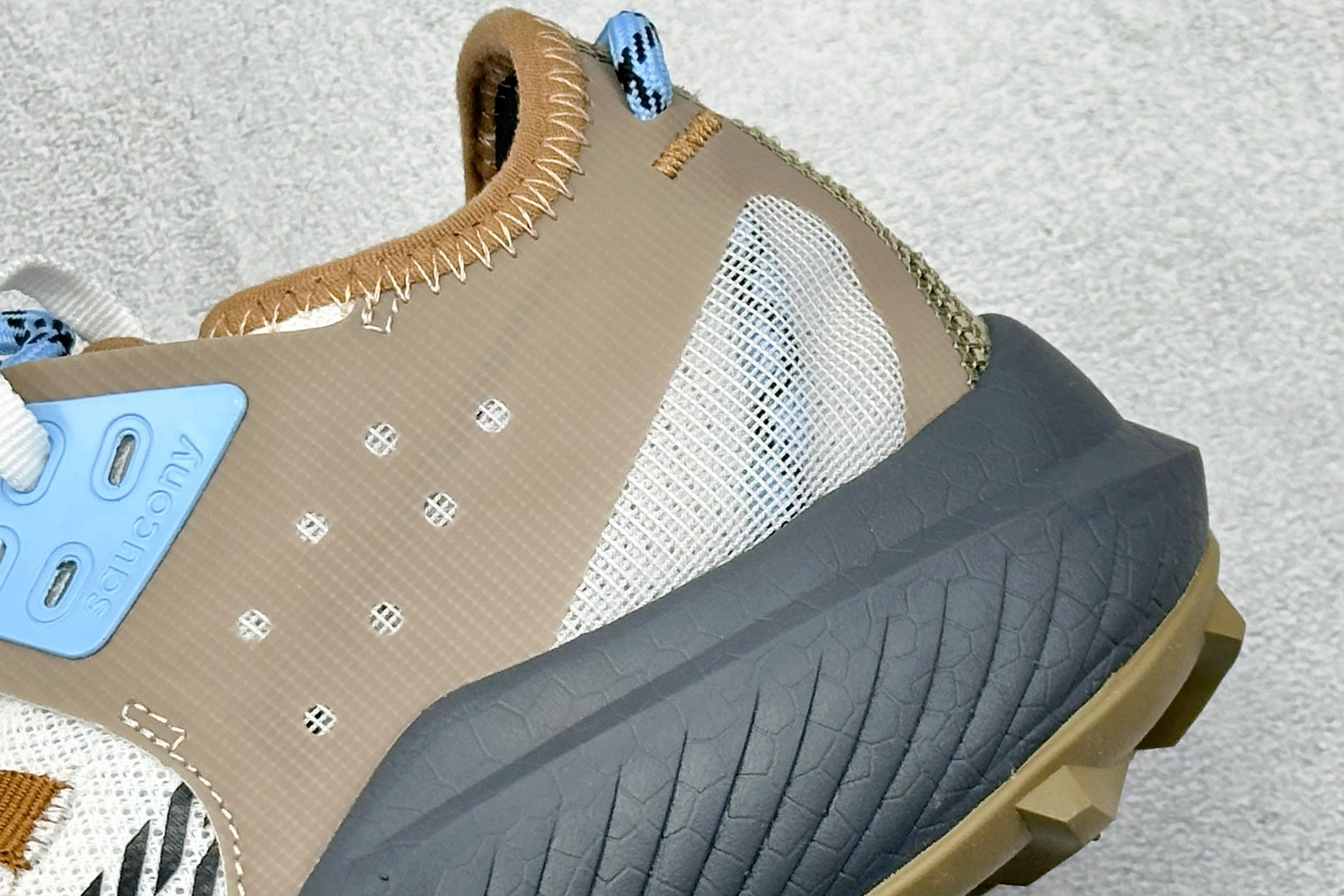 190 SAUCONY索康尼 ENDORPHIN RIFT系列 低帮缓震跑步鞋 S20858-20