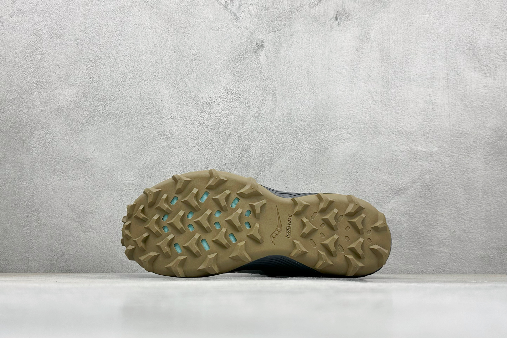 190 SAUCONY索康尼 ENDORPHIN RIFT系列 低帮缓震跑步鞋 S20858-20