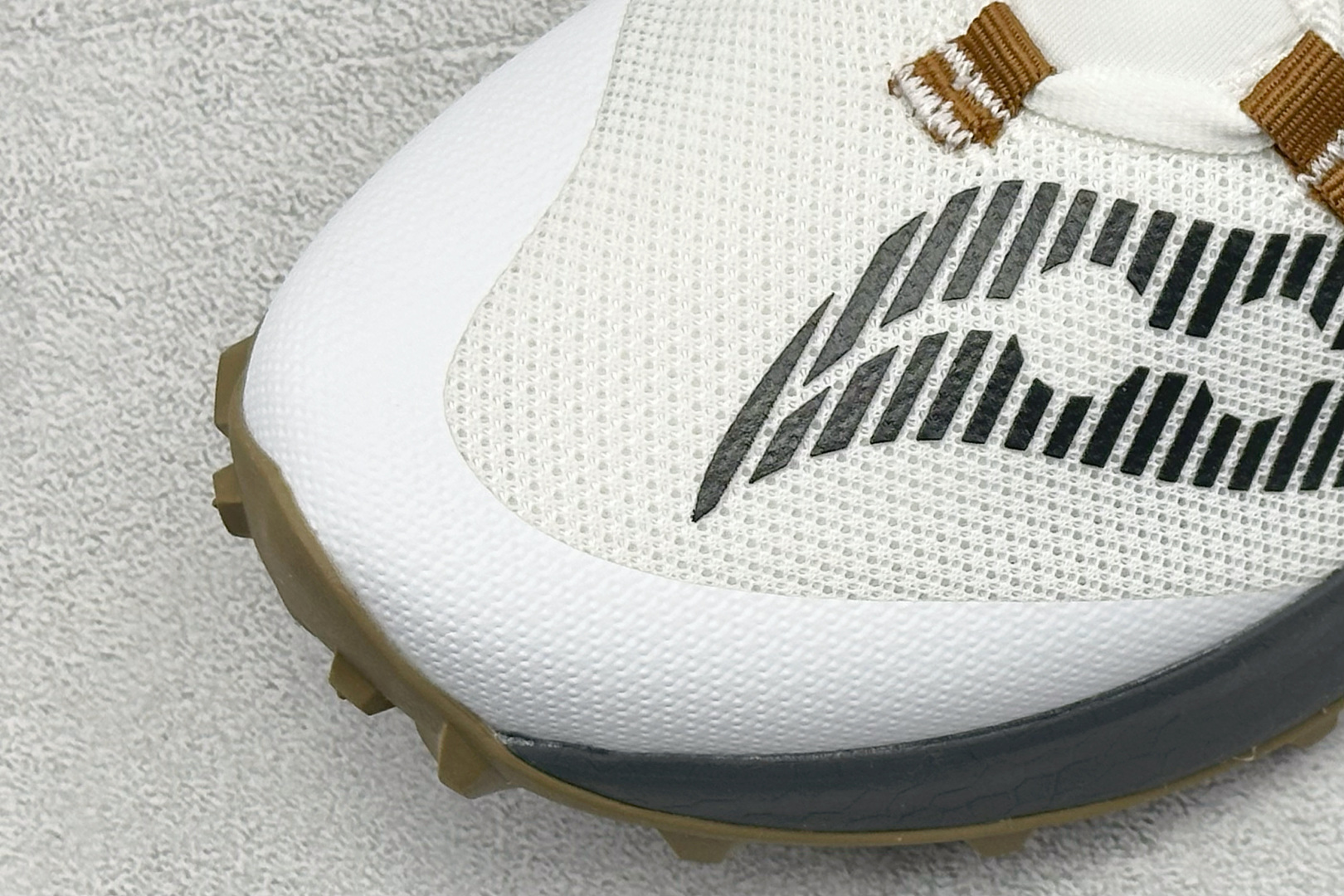 190 SAUCONY索康尼 ENDORPHIN RIFT系列 低帮缓震跑步鞋 S20858-20