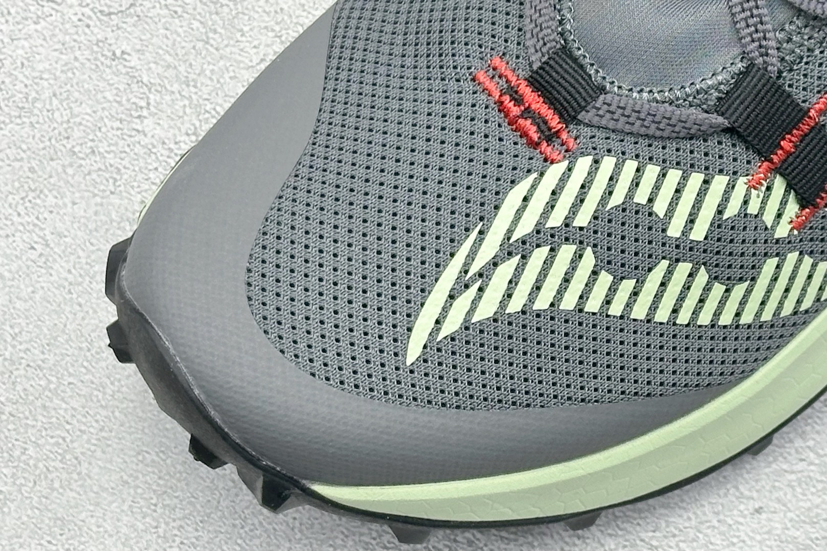 190 SAUCONY索康尼 ENDORPHIN RIFT系列 低帮缓震跑步鞋 S20856-31