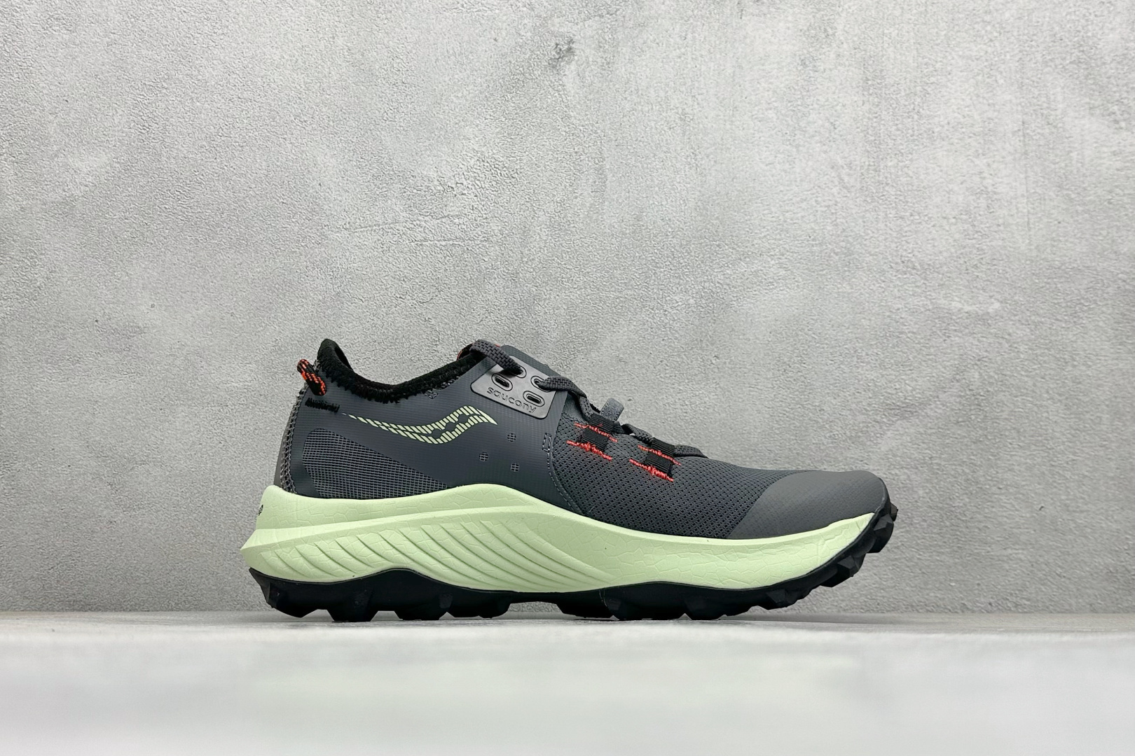 190 SAUCONY索康尼 ENDORPHIN RIFT系列 低帮缓震跑步鞋 S20856-31