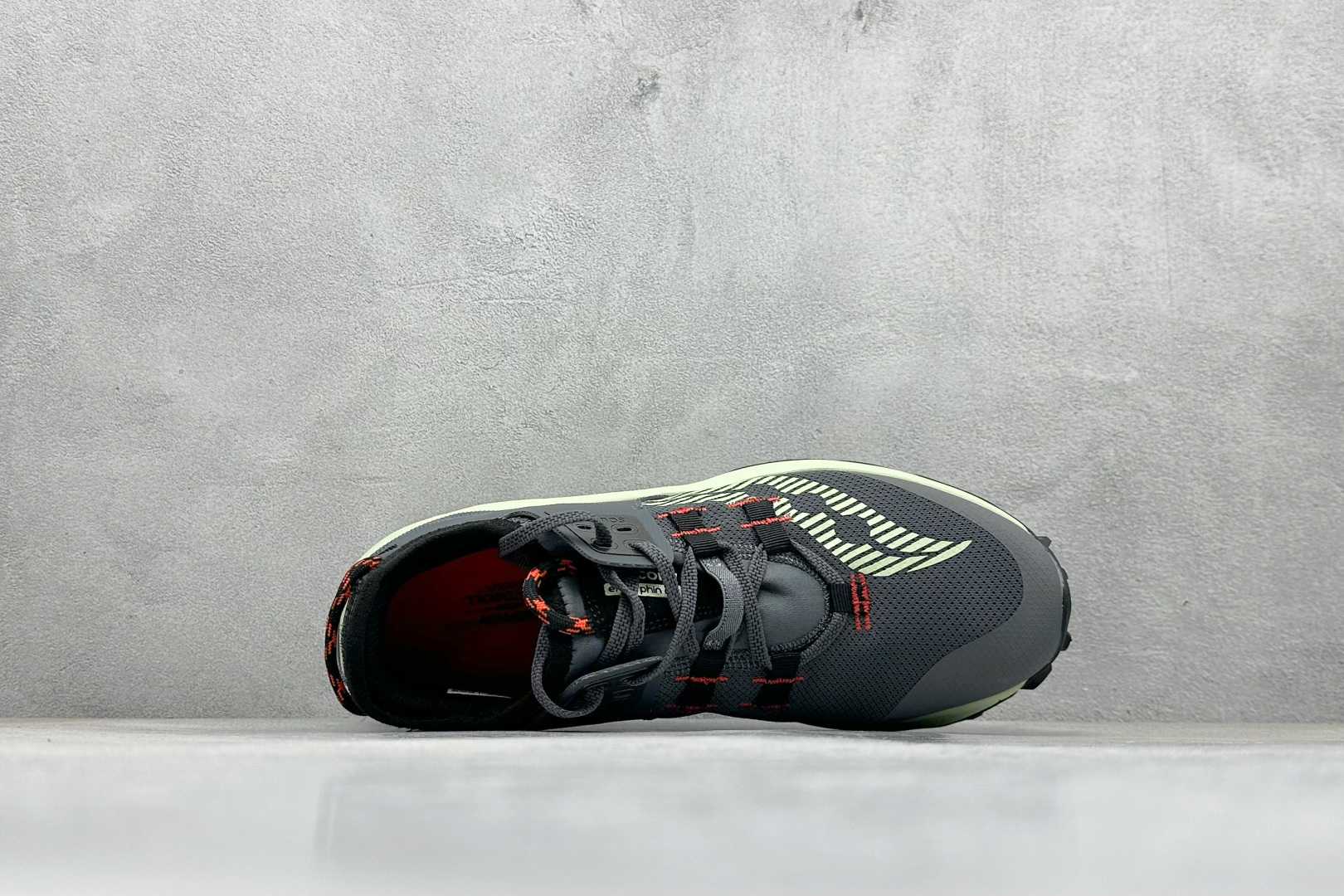 190 SAUCONY索康尼 ENDORPHIN RIFT系列 低帮缓震跑步鞋 S20856-31