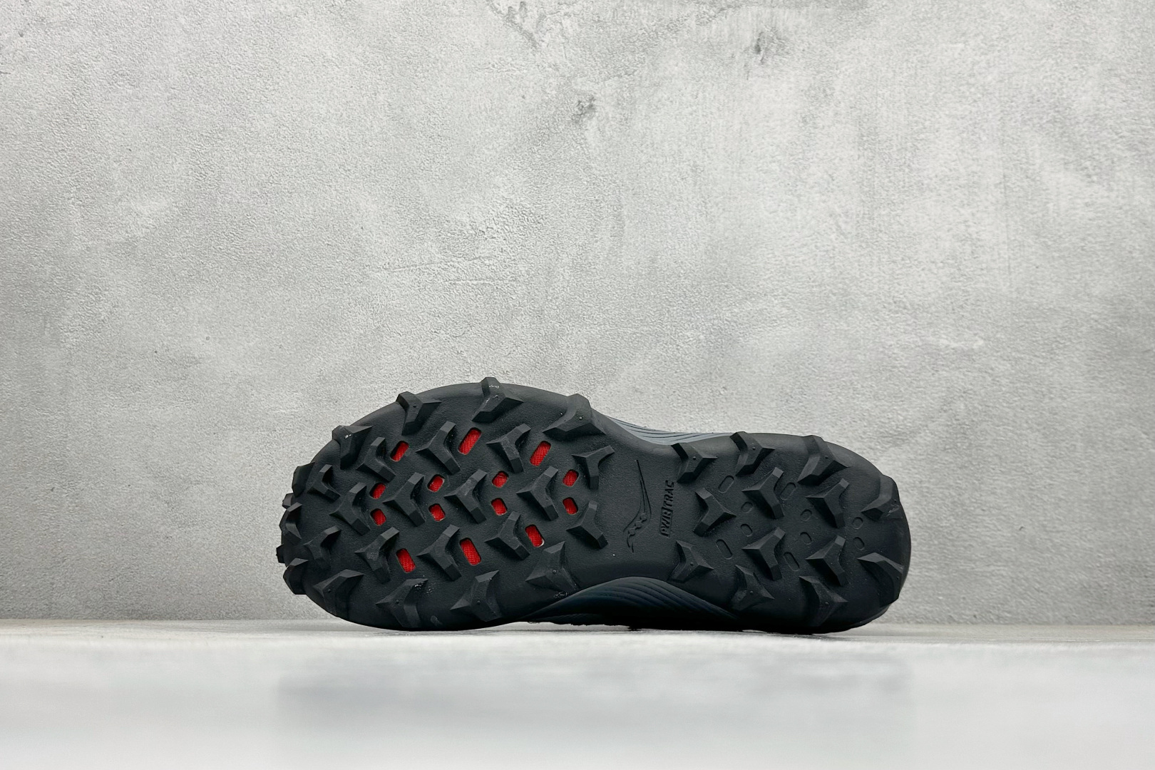 190 SAUCONY索康尼 ENDORPHIN RIFT系列 低帮缓震跑步鞋 S10858-125