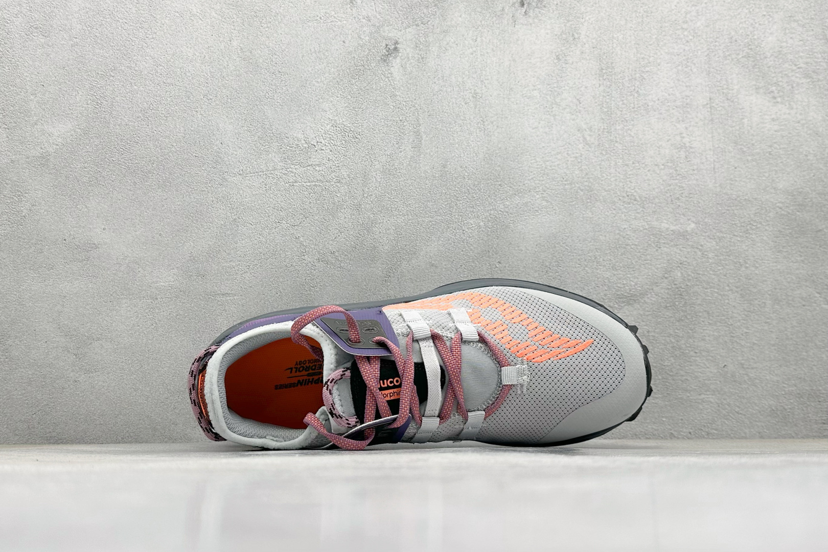 190 SAUCONY索康尼 ENDORPHIN RIFT系列 低帮缓震跑步鞋 S10858-125