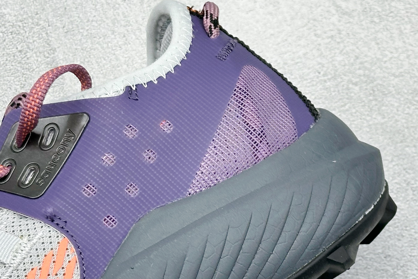 190 SAUCONY索康尼 ENDORPHIN RIFT系列 低帮缓震跑步鞋 S10858-125