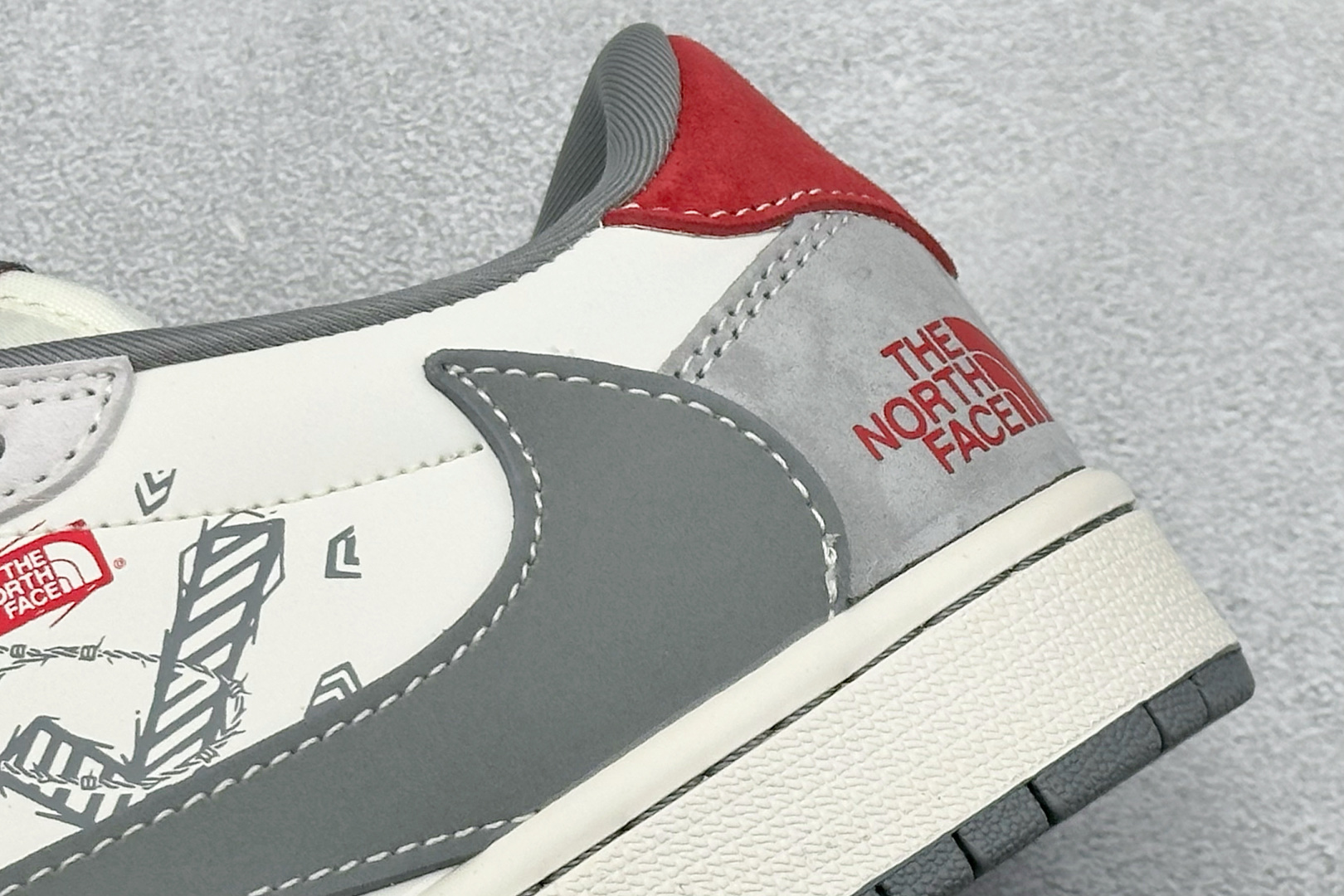 240 Travis Scott x Nike Air Jordan 1 Low x The North Face Air Jordan 1 Low 反转灰白小勾满天星倒钩 HS8068-042