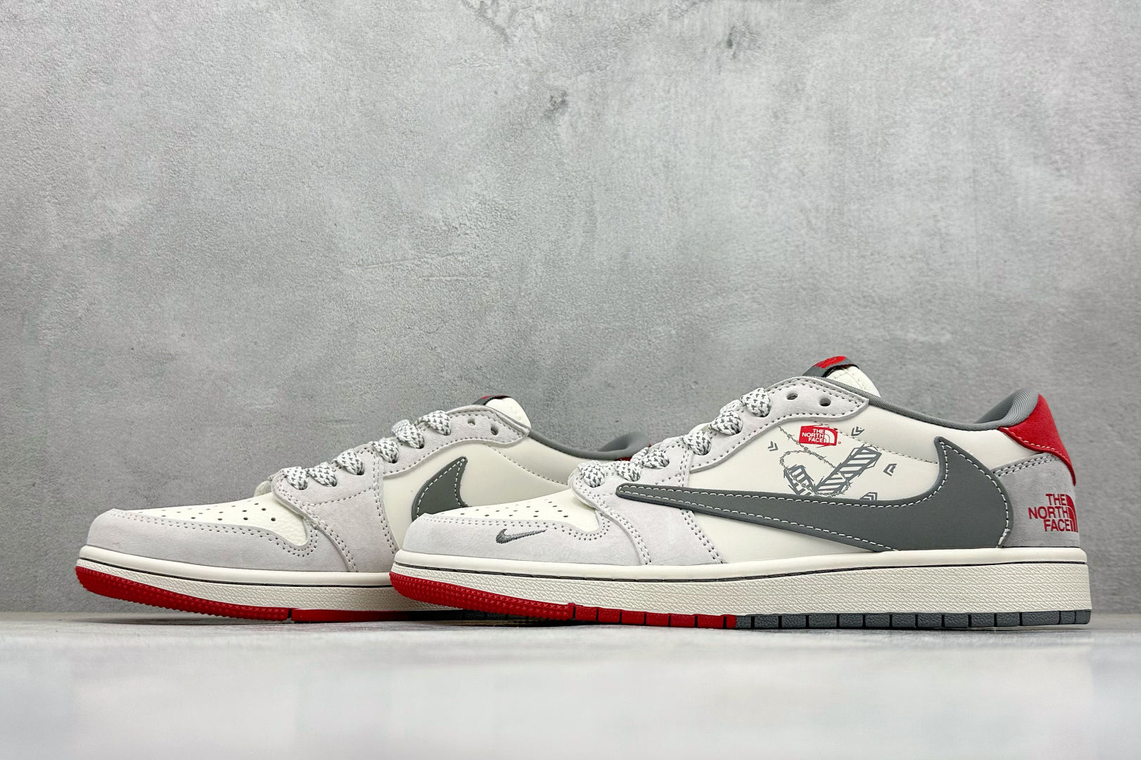 240 Travis Scott x Nike Air Jordan 1 Low x The North Face Air Jordan 1 Low 反转灰白小勾满天星倒钩 HS8068-042