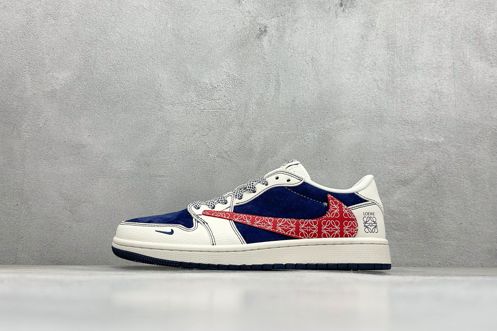 240 Travis Scott x Nike Air Jordan 1 Low x Loewe Air Jordan 1 Low 反转白蓝红小勾满天星倒钩 HS8068-067-Chinese UA Cheap High Quatity Brand Clothes Bags handbags Sneakers wholesale wholesaler seller from China Factory suppliers Fashion Clothing Shoes best Quality Beautiful Price 240 Travis Scott x Nike Air Jordan 1 Low x Loewe Air Jordan 1 Low 反转白蓝红小勾满天星倒钩 HS8068-067