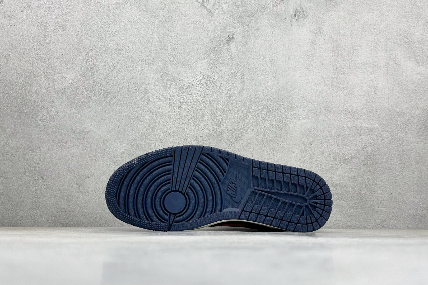 240 Travis Scott x Nike Air Jordan 1 Low x Loewe Air Jordan 1 Low 反转白蓝红小勾满天星倒钩 HS8068-067-Chinese UA Cheap High Quatity Brand Clothes Bags handbags Sneakers wholesale wholesaler seller from China Factory suppliers Fashion Clothing Shoes best Quality Beautiful Price 240 Travis Scott x Nike Air Jordan 1 Low x Loewe Air Jordan 1 Low 反转白蓝红小勾满天星倒钩 HS8068-067