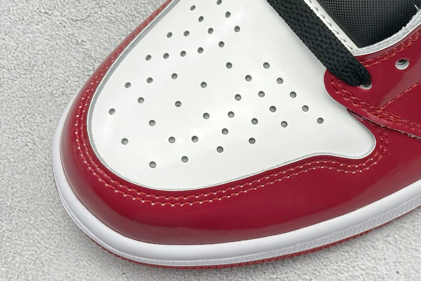 260 新F版AIR Jordan 1 RETRO HIGH 高帮 警灯 CK5666-100