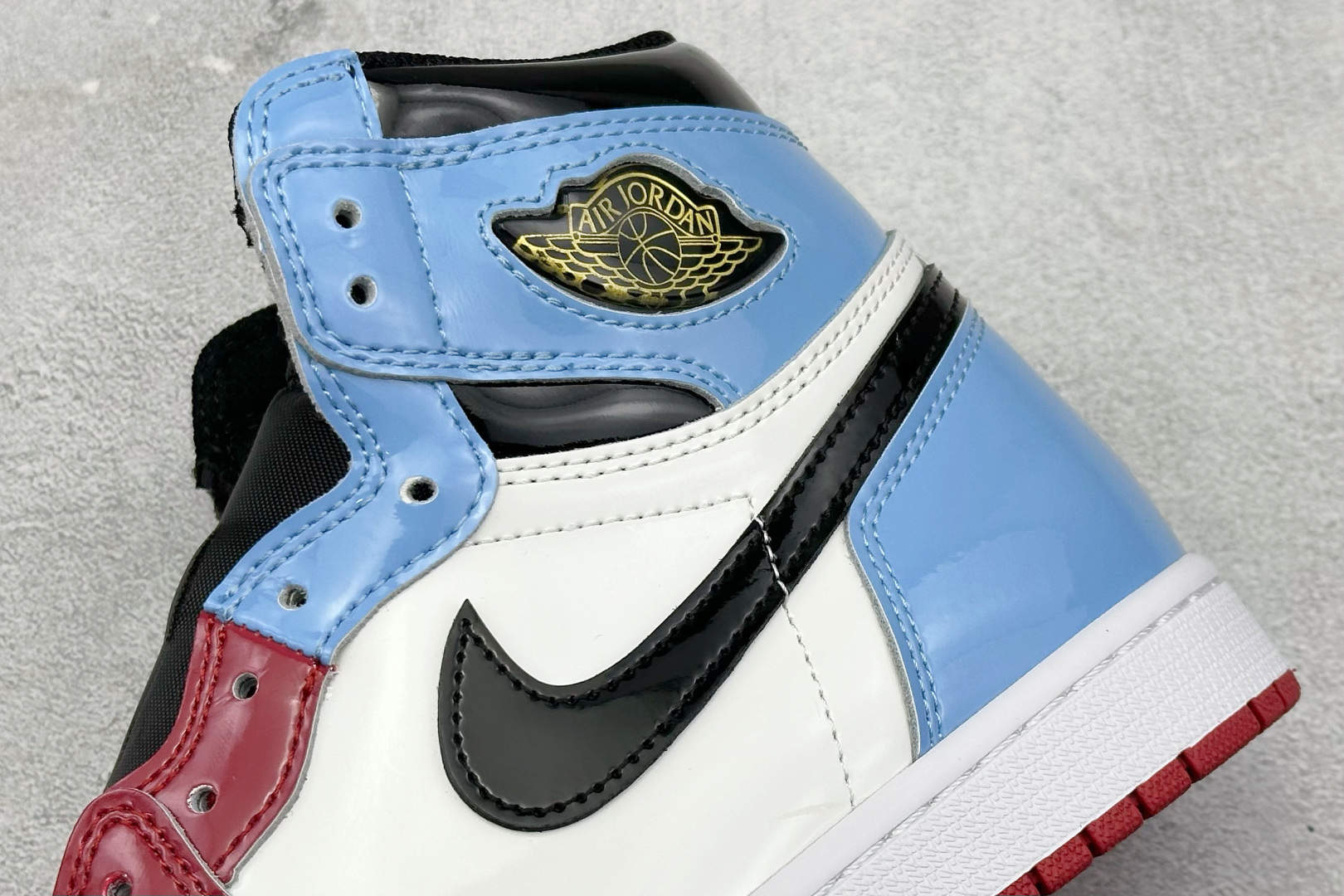 260 新F版AIR Jordan 1 RETRO HIGH 高帮 警灯 CK5666-100