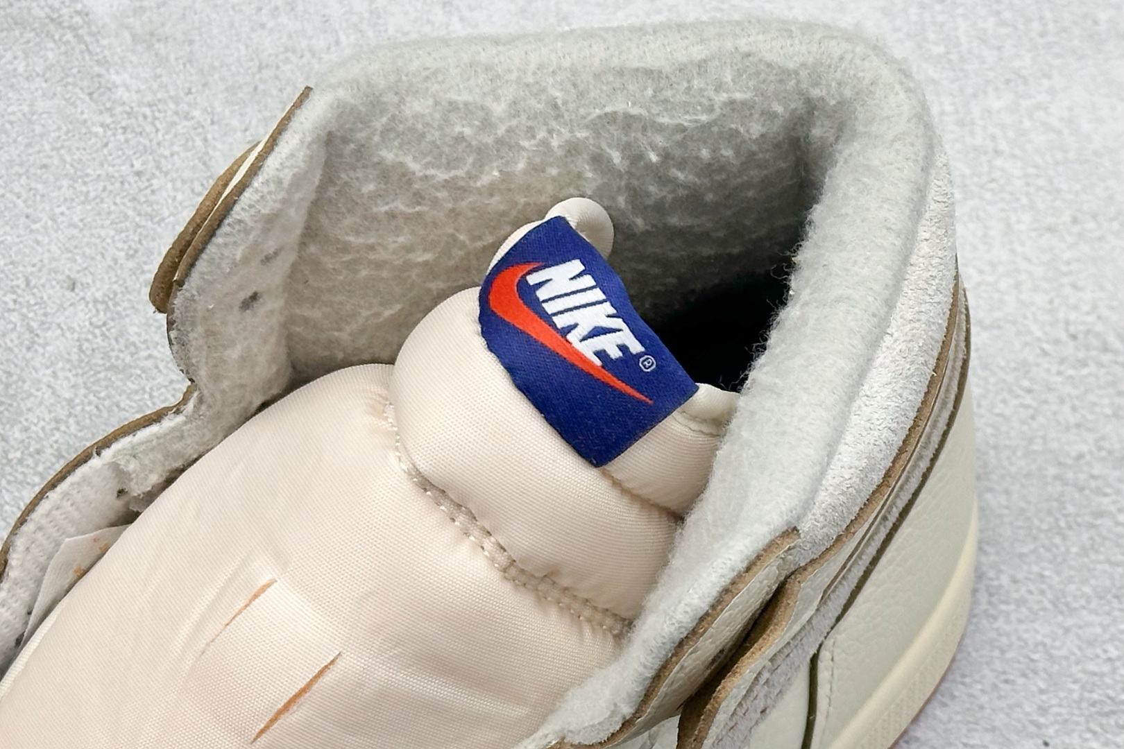 260 新F版AIR Jordan 1 RETRO HIGH 高帮 米橙 DB4612-100