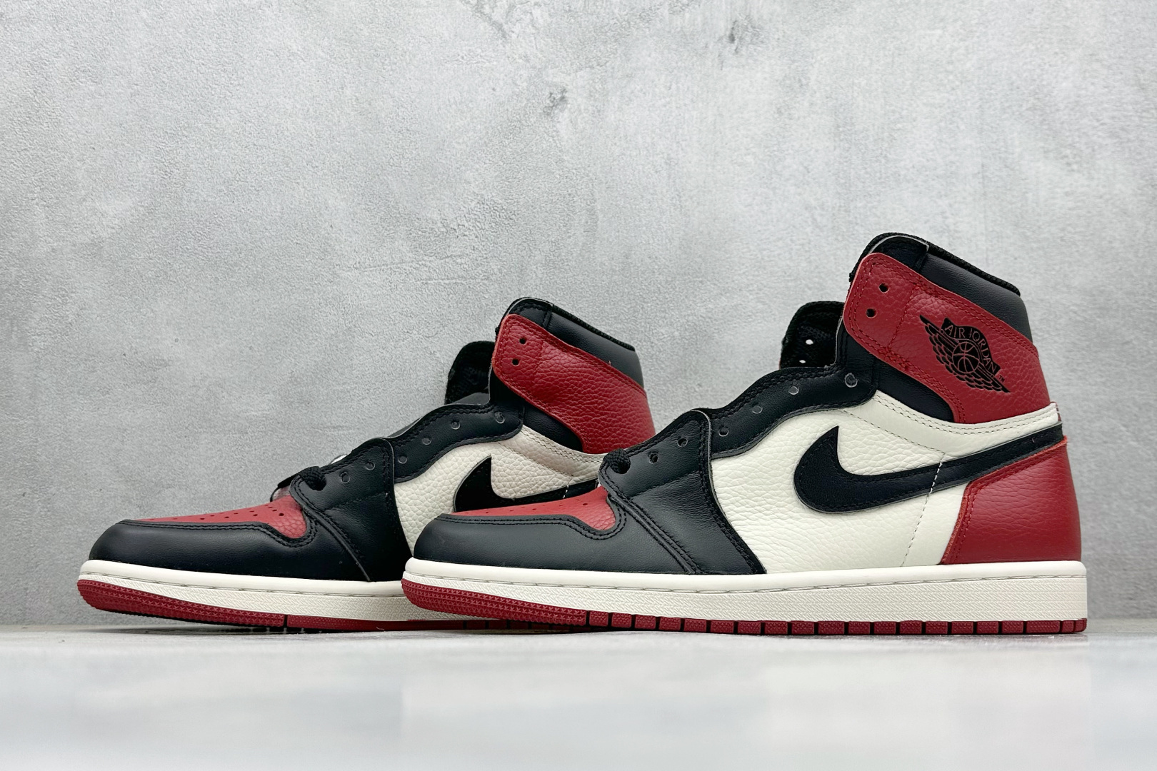 260 新F版AIR Jordan 1 RETRO HIGH 高帮红脚趾 555088-619