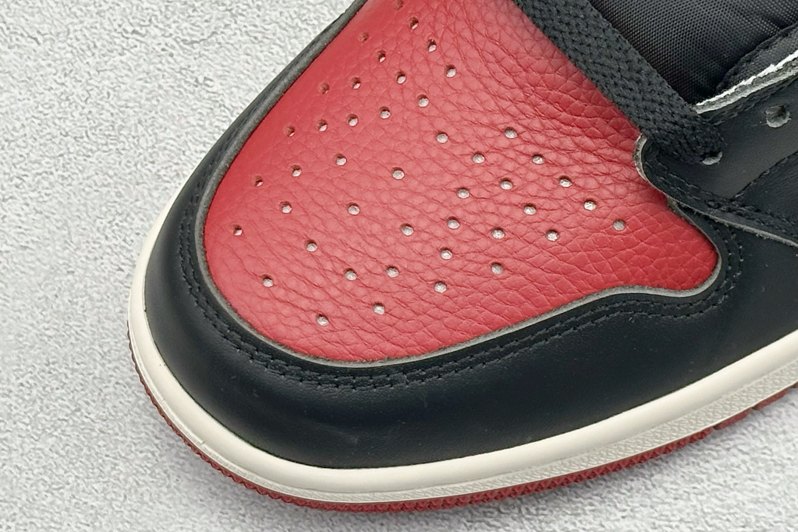 260 新F版AIR Jordan 1 RETRO HIGH 高帮红脚趾 555088-619