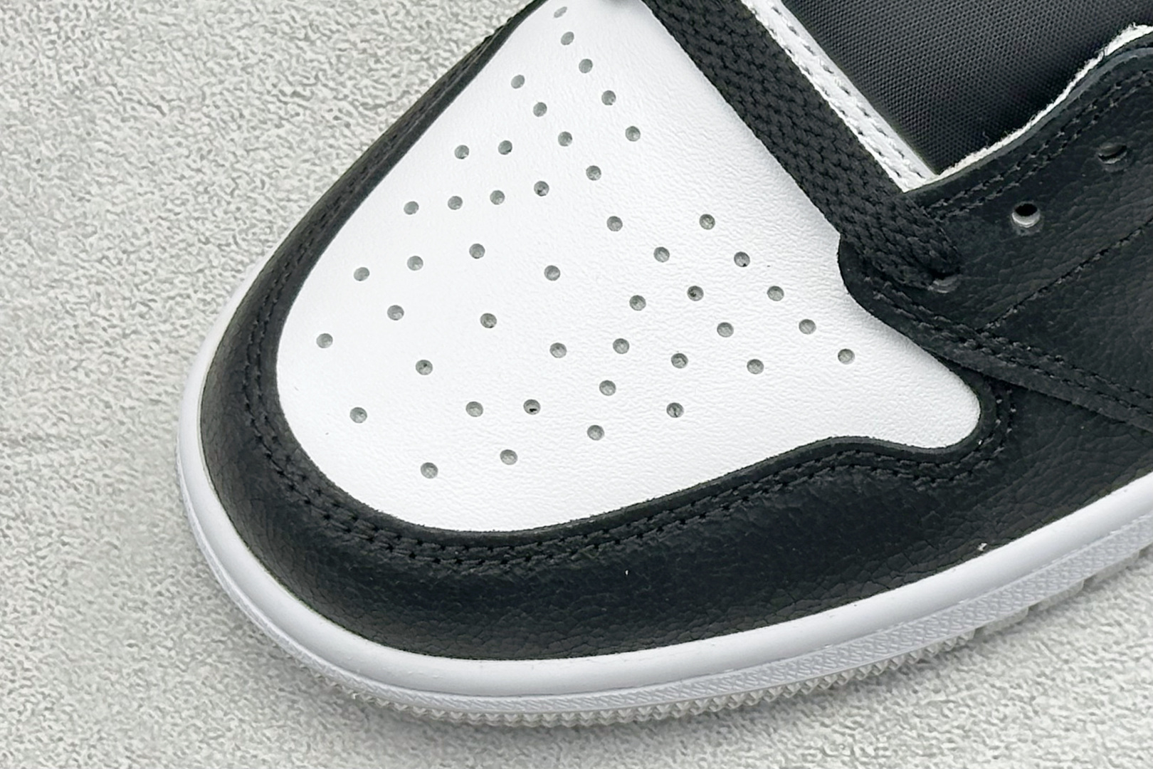 260 新F版AIR Jordan 1 RETRO HIGH 高帮灰爆裂纹 555088-108