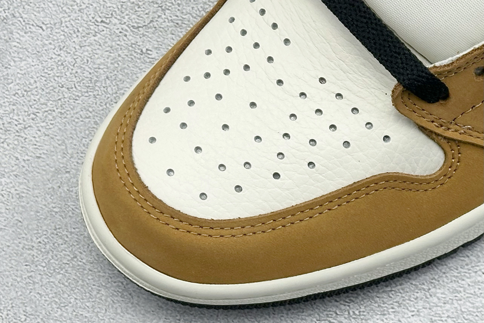 260 新F版AIR Jordan 1 RETRO HIGH 高帮新秀 555088-700