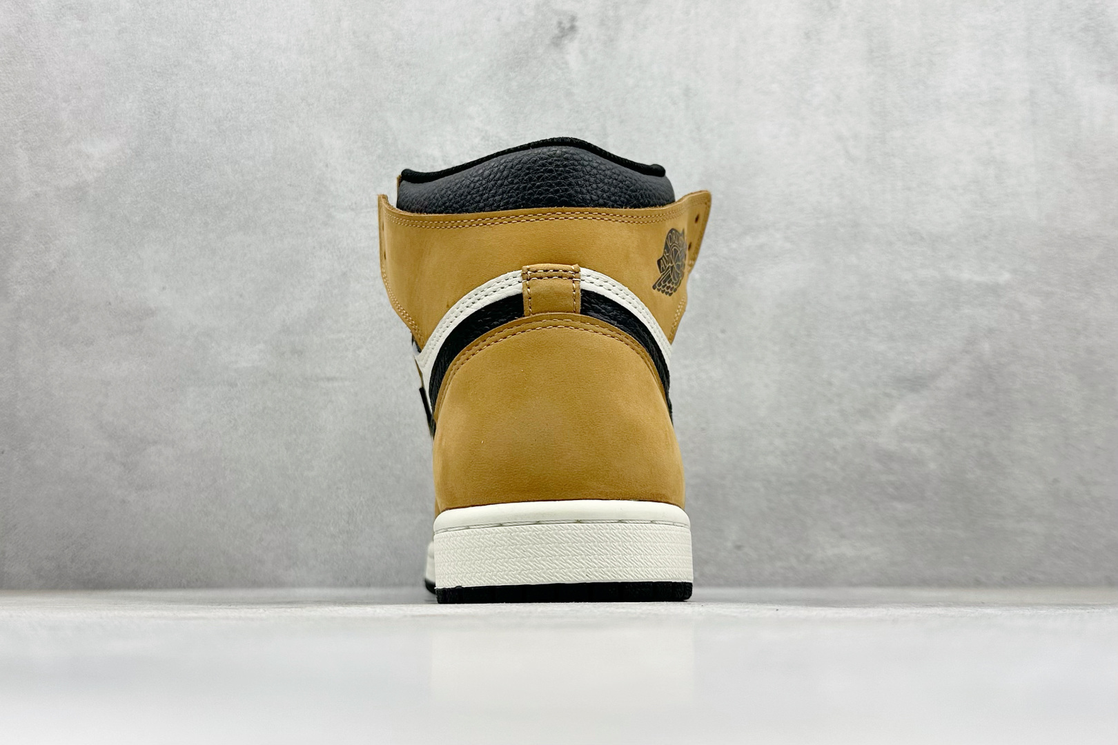 260 新F版AIR Jordan 1 RETRO HIGH 高帮新秀 555088-700