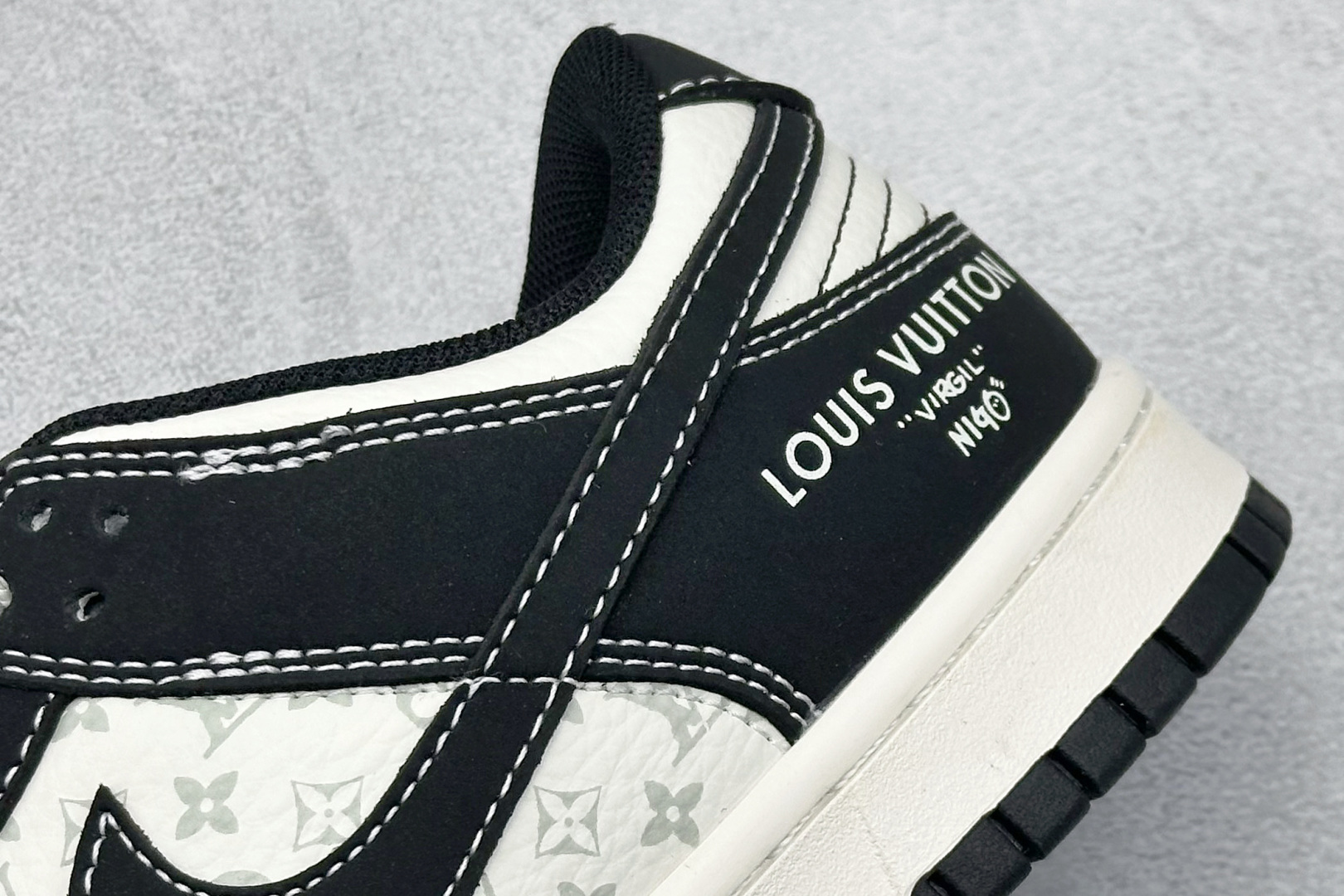 280 XC版Nike SB Dunk Low“LV联名——黑白印花” 周年高端定制 低帮休闲板鞋 CS1688-111