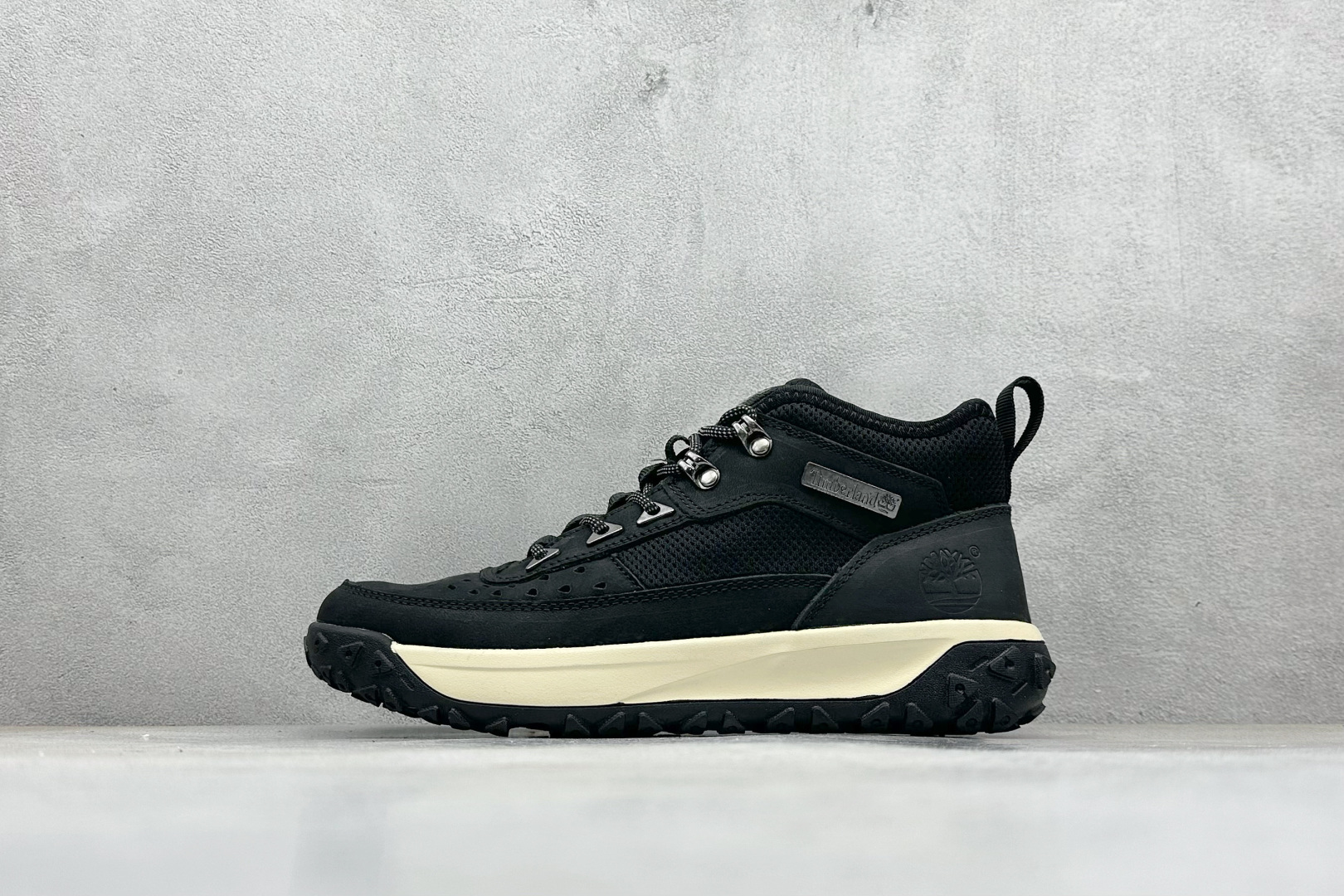 💰170
Timberland添柏岚/天伯伦户外中帮休闲马丁靴系列
广东大厂品质 原盒原包装
面料采用意大利🇮🇹顶级磨砂细纹牛皮
搭配防臭防腐真皮乳胶鞋垫
给您完美的穿着体验 质量考究耐穿
型男必备 专治不帅 高品质脚感一流
尺码:39 40 41 42 43 44 45
编码:31