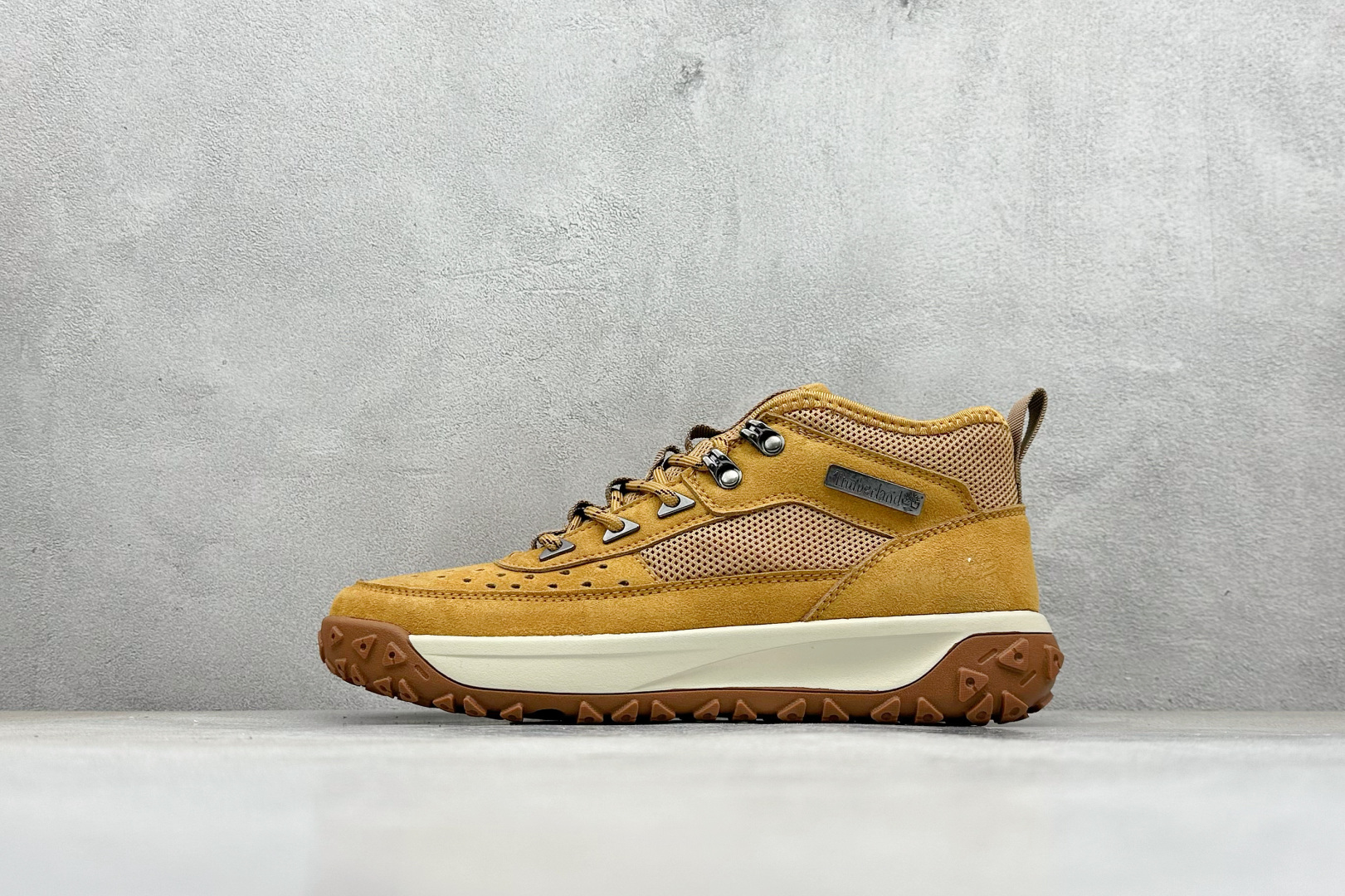 💰170
Timberland添柏岚/天伯伦户外中帮休闲马丁靴系列
广东大厂品质 原盒原包装
面料采用意大利🇮🇹顶级磨砂细纹牛皮
搭配防臭防腐真皮乳胶鞋垫
给您完美的穿着体验 质量考究耐穿
型男必备 专治不帅 高品质脚感一流
尺码:39 40 41 42 43 44 45
编码:31