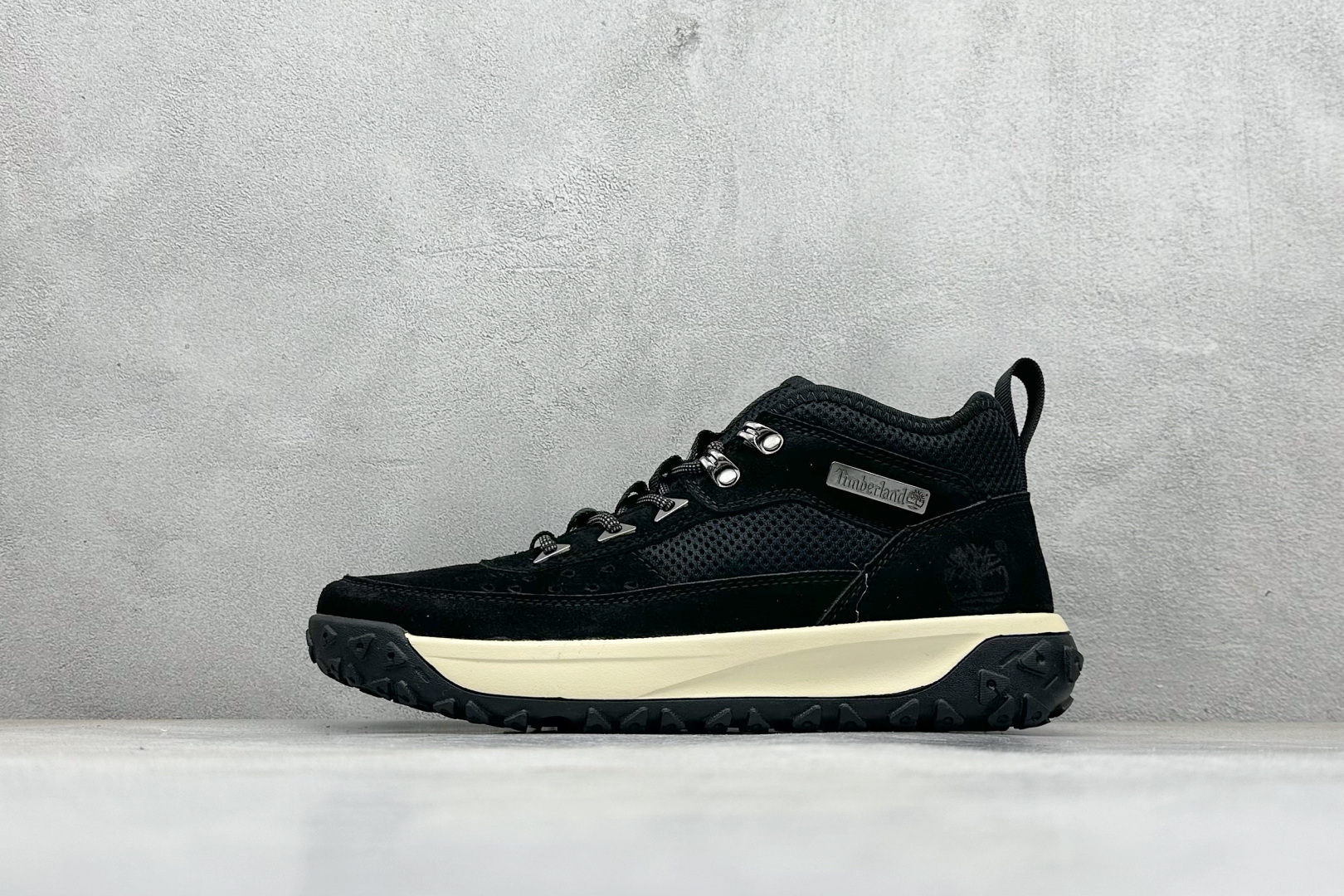 💰170
Timberland添柏岚/天伯伦户外中帮休闲马丁靴系列
广东大厂品质 原盒原包装
面料采用意大利🇮🇹顶级磨砂细纹牛皮
搭配防臭防腐真皮乳胶鞋垫
给您完美的穿着体验 质量考究耐穿
型男必备 专治不帅 高品质脚感一流
尺码:39 40 41 42 43 44 45
编码:31