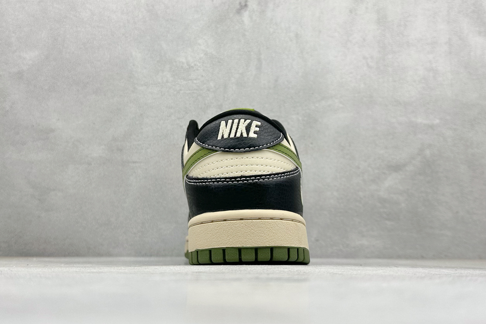 280 Nike SB Dunk Low 猿人头联名 周年高端定制 低帮休闲板鞋 SJ8888-003