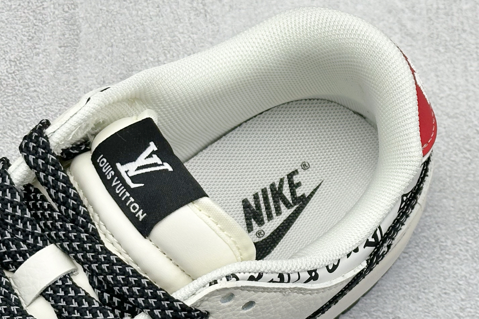 280 Nike SB Dunk Low LV联名 米黑红印花 低帮休闲板鞋 HT5088-607