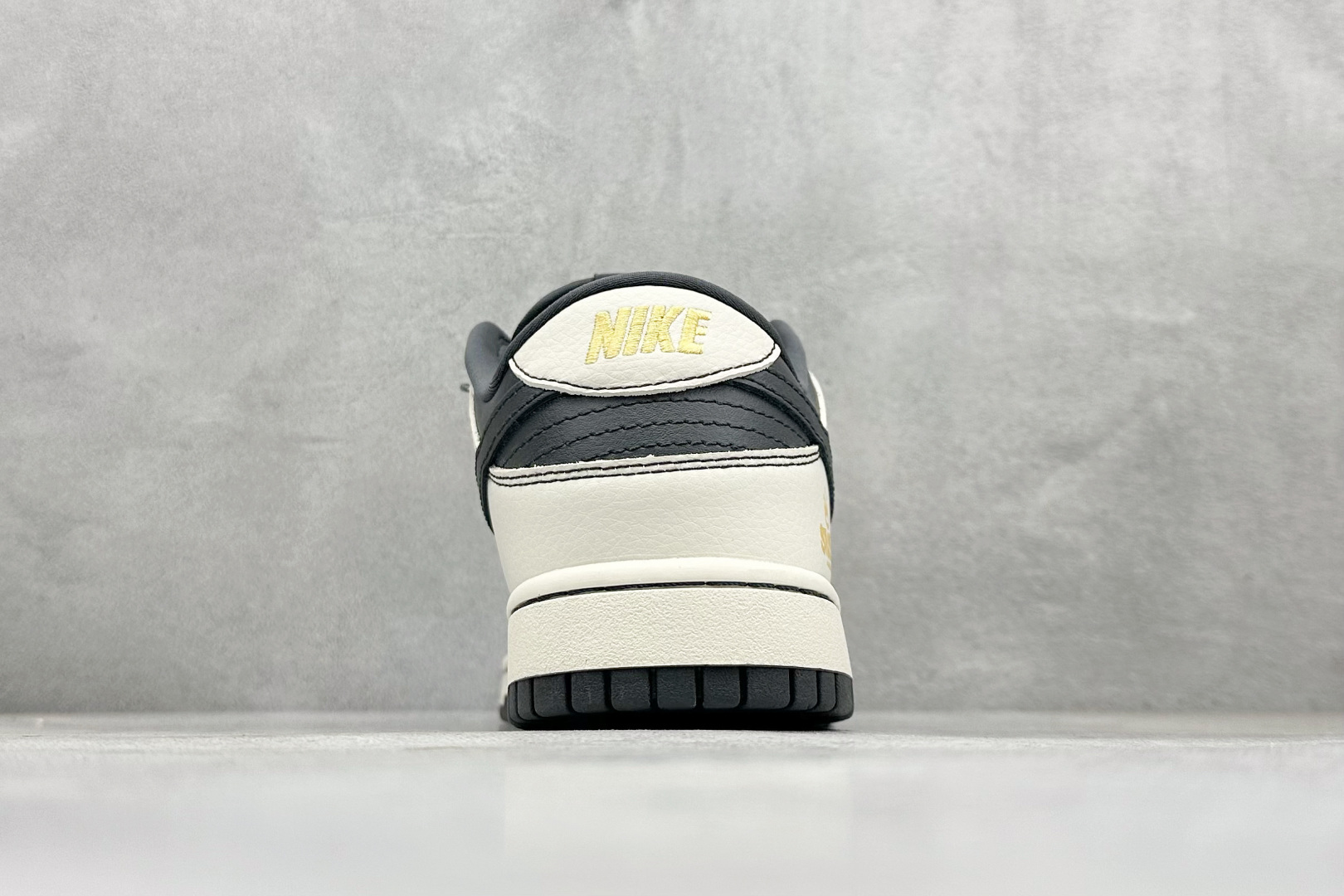 280 Nike SB Dunk Low 斯图西联名 周年高端定制 低帮休闲板鞋 DD1988-091