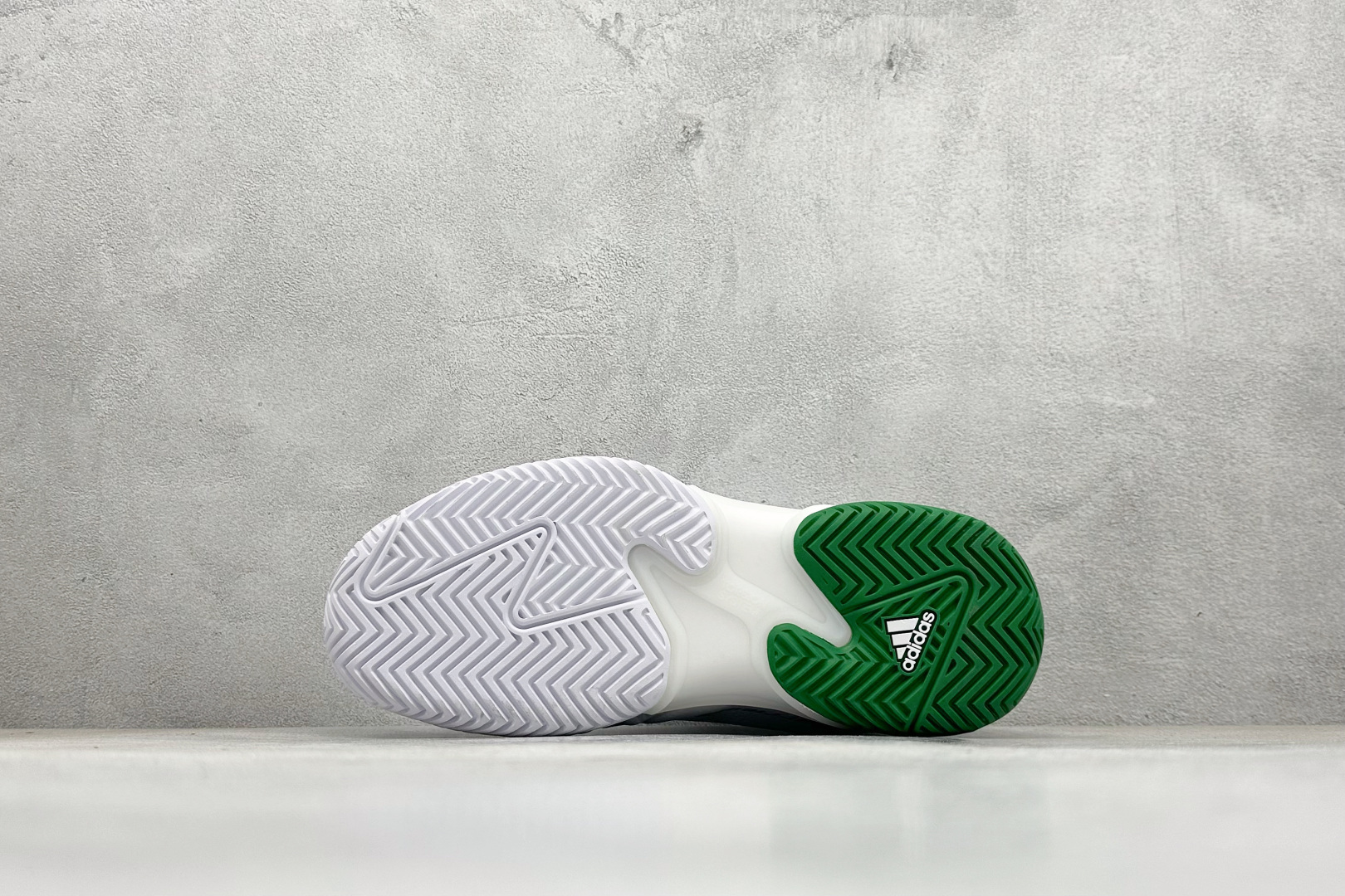 210 Adidas Barricade 13 M LEATHER 百搭舒适 防滑耐磨低帮网球鞋 JP7237