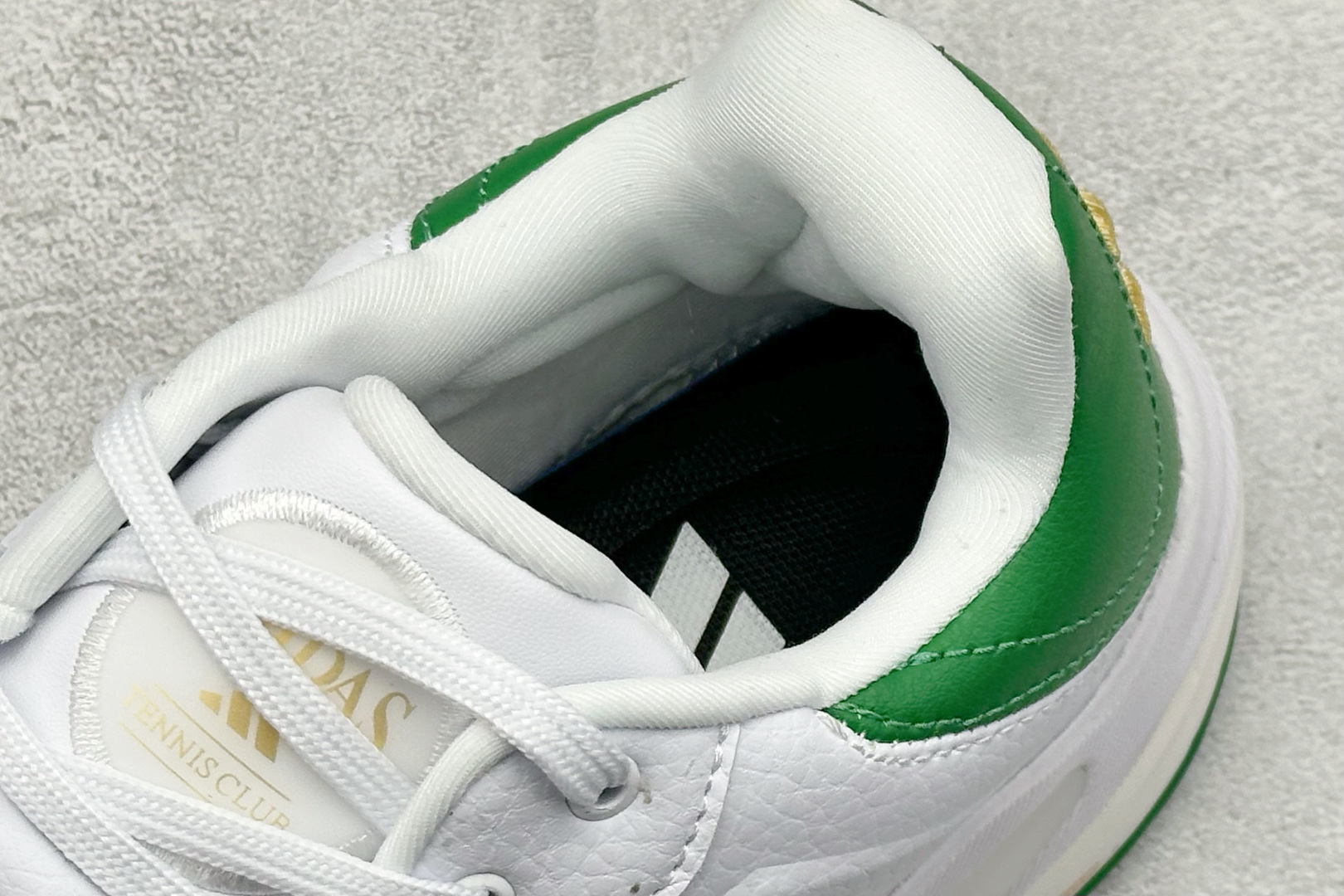 210 Adidas Barricade 13 M LEATHER 百搭舒适 防滑耐磨低帮网球鞋 JP7237