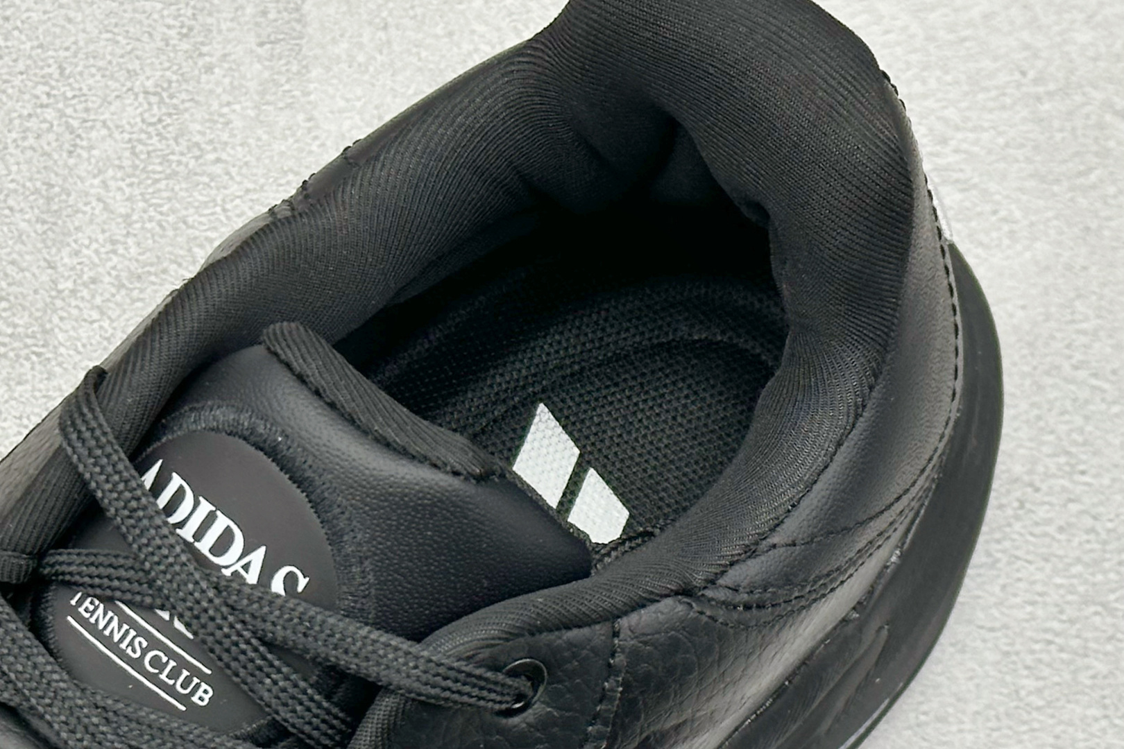 210 Adidas Barricade 13 M LEATHER 百搭舒适 防滑耐磨低帮网球鞋 JP7238-Chinese UA Cheap High Quatity Brand Clothes Bags handbags Sneakers wholesale wholesaler seller from China Factory suppliers Fashion Clothing Shoes best Quality Beautiful Price 210 Adidas Barricade 13 M LEATHER 百搭舒适 防滑耐磨低帮网球鞋 JP7238