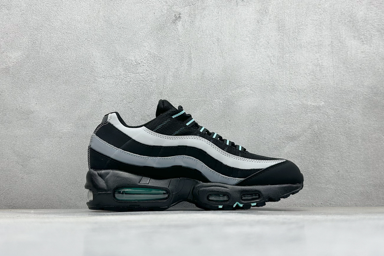 200 Nike Air Max 95 复古减震气垫跑鞋 IB2871-002-Chinese UA Cheap High Quatity Brand Clothes Bags handbags Sneakers wholesale wholesaler seller from China Factory suppliers Fashion Clothing Shoes best Quality Beautiful Price 200 Nike Air Max 95 复古减震气垫跑鞋 IB2871-002