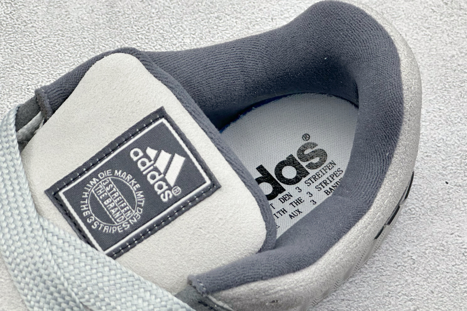 170 T Adidas Adimatic Low 马蒂奇系列低帮 复古鲨鱼面包鞋运动休闲滑板板鞋 KI8885-Chinese UA Cheap High Quatity Brand Clothes Bags handbags Sneakers wholesale wholesaler seller from China Factory suppliers Fashion Clothing Shoes best Quality Beautiful Price 170 T Adidas Adimatic Low 马蒂奇系列低帮 复古鲨鱼面包鞋运动休闲滑板板鞋 KI8885