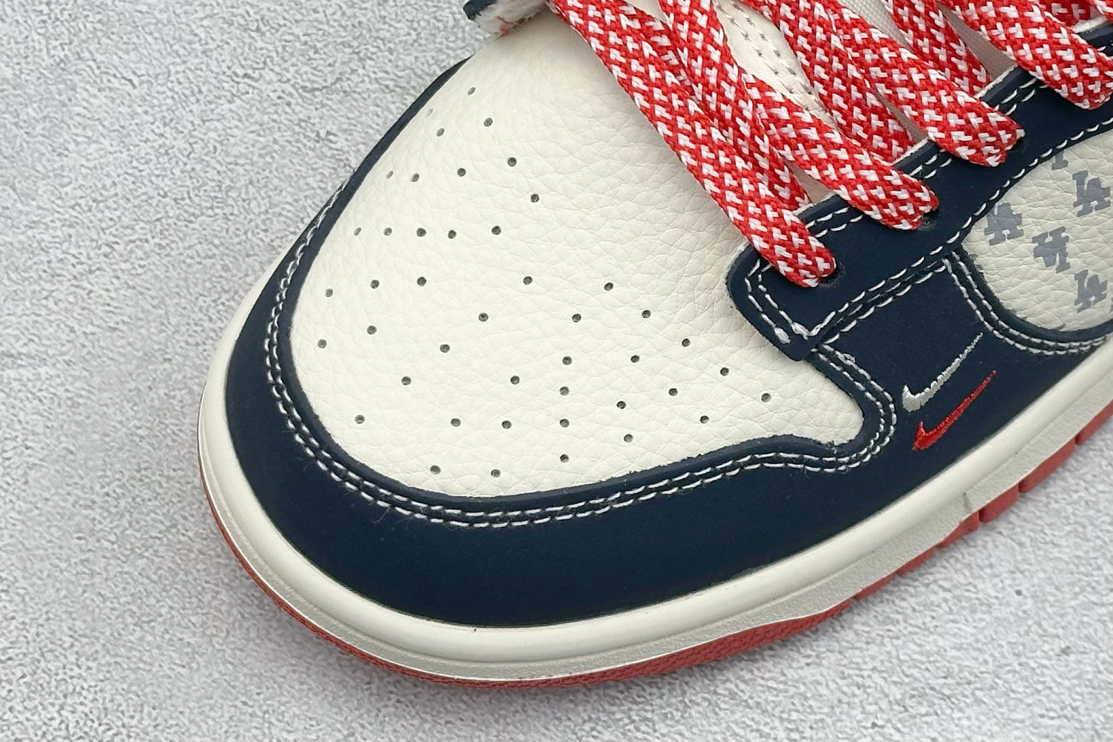 280 XC版Nike SB Dunk Low“MLB联名——黑红勾” 周年高端定制 低帮休闲板鞋 DB1988-001-Chinese UA Cheap High Quatity Brand Clothes Bags handbags Sneakers wholesale wholesaler seller from China Factory suppliers Fashion Clothing Shoes best Quality Beautiful Price 280 XC版Nike SB Dunk Low“MLB联名——黑红勾” 周年高端定制 低帮休闲板鞋 DB1988-001