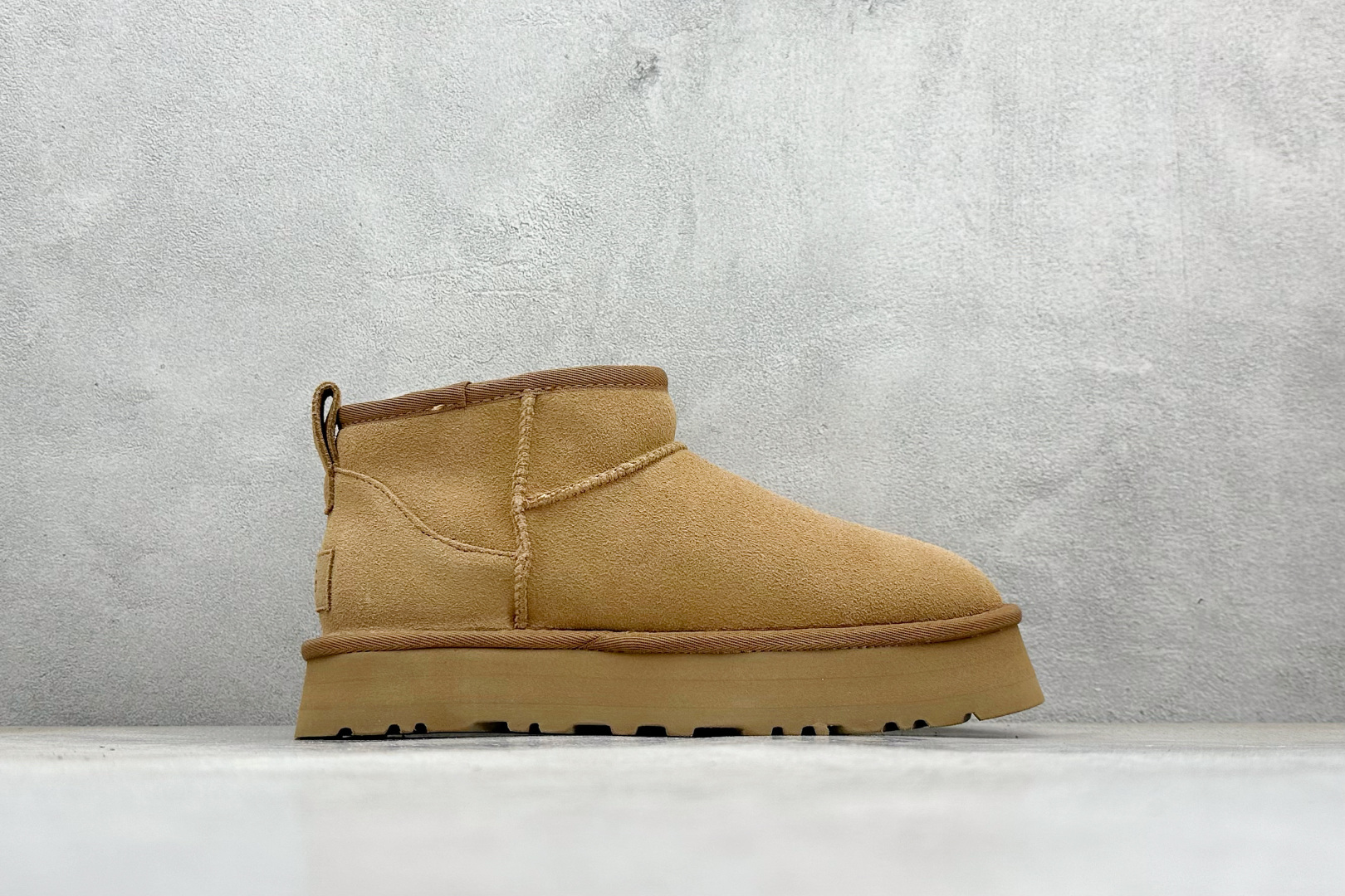 180 UGG 厚底松糕5cm短款周冬雨 王一博同款雪地靴系列 1135092