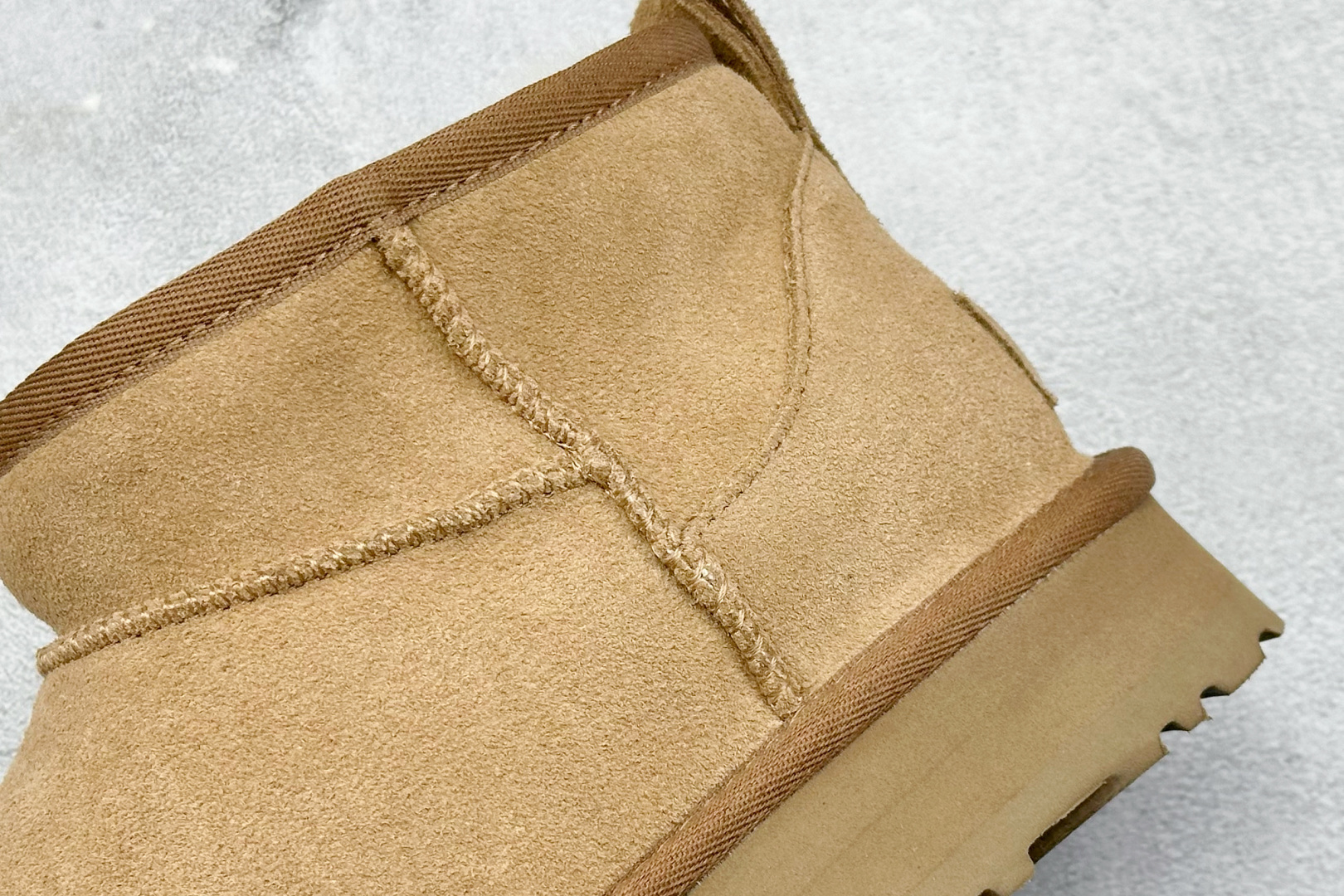 180 UGG 厚底松糕5cm短款周冬雨 王一博同款雪地靴系列 1135092