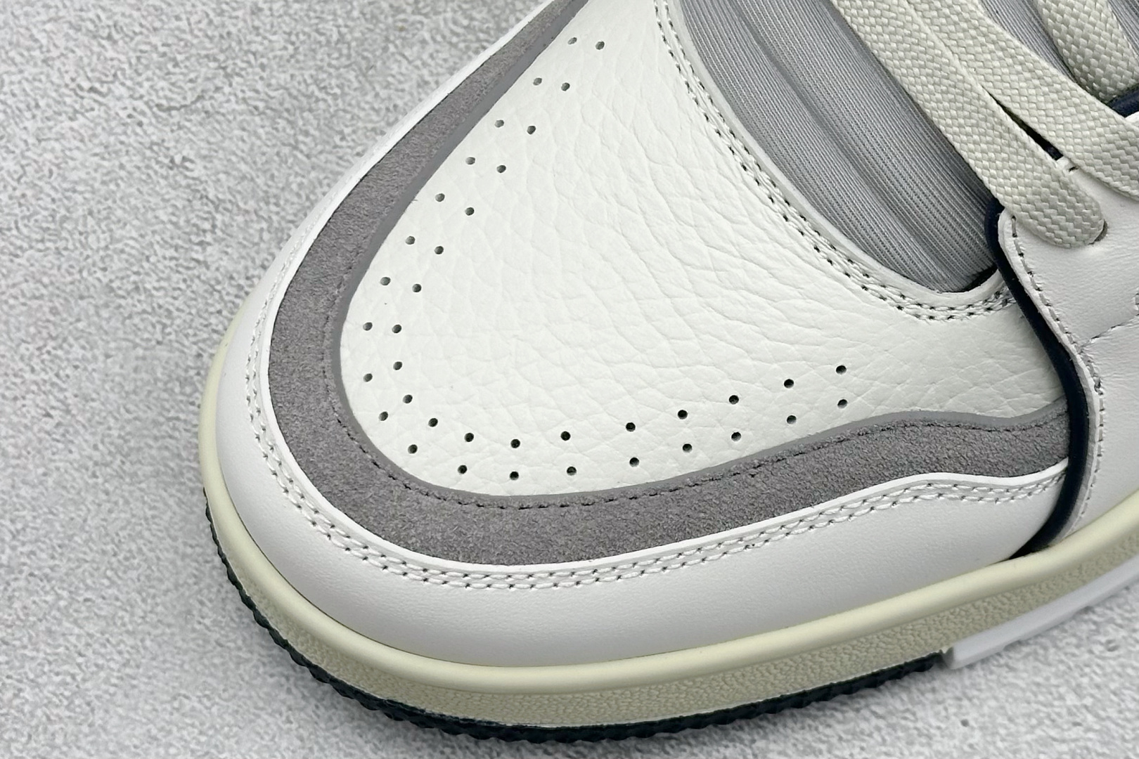 550 Lv Trainer X1 Max 版本 高奢经典巅峰 东莞纯原顶级高端复刻