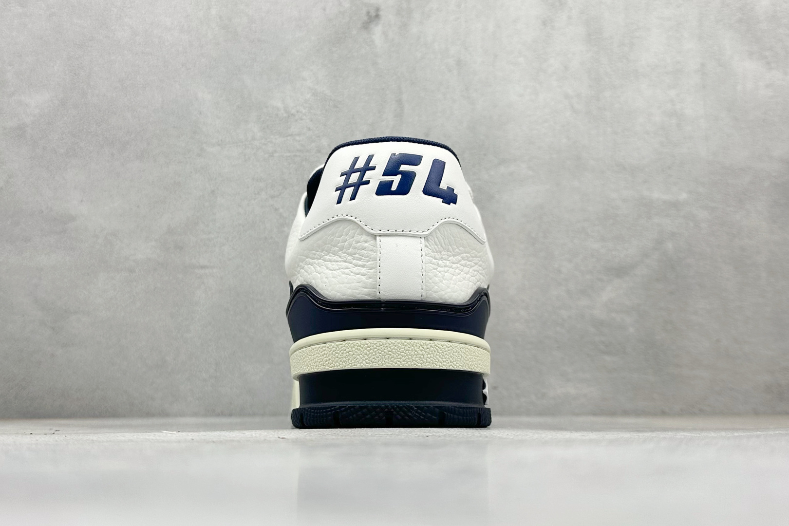 550 Lv Trainer X1 Max 版本 高奢经典巅峰 东莞纯原顶级高端复刻