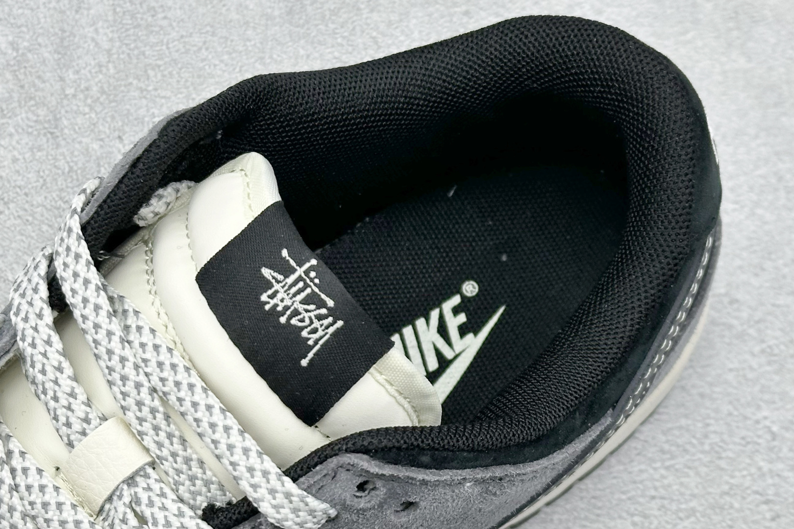 240 Nike SB Dunk Low x Stussy 灰白 HS2506-229