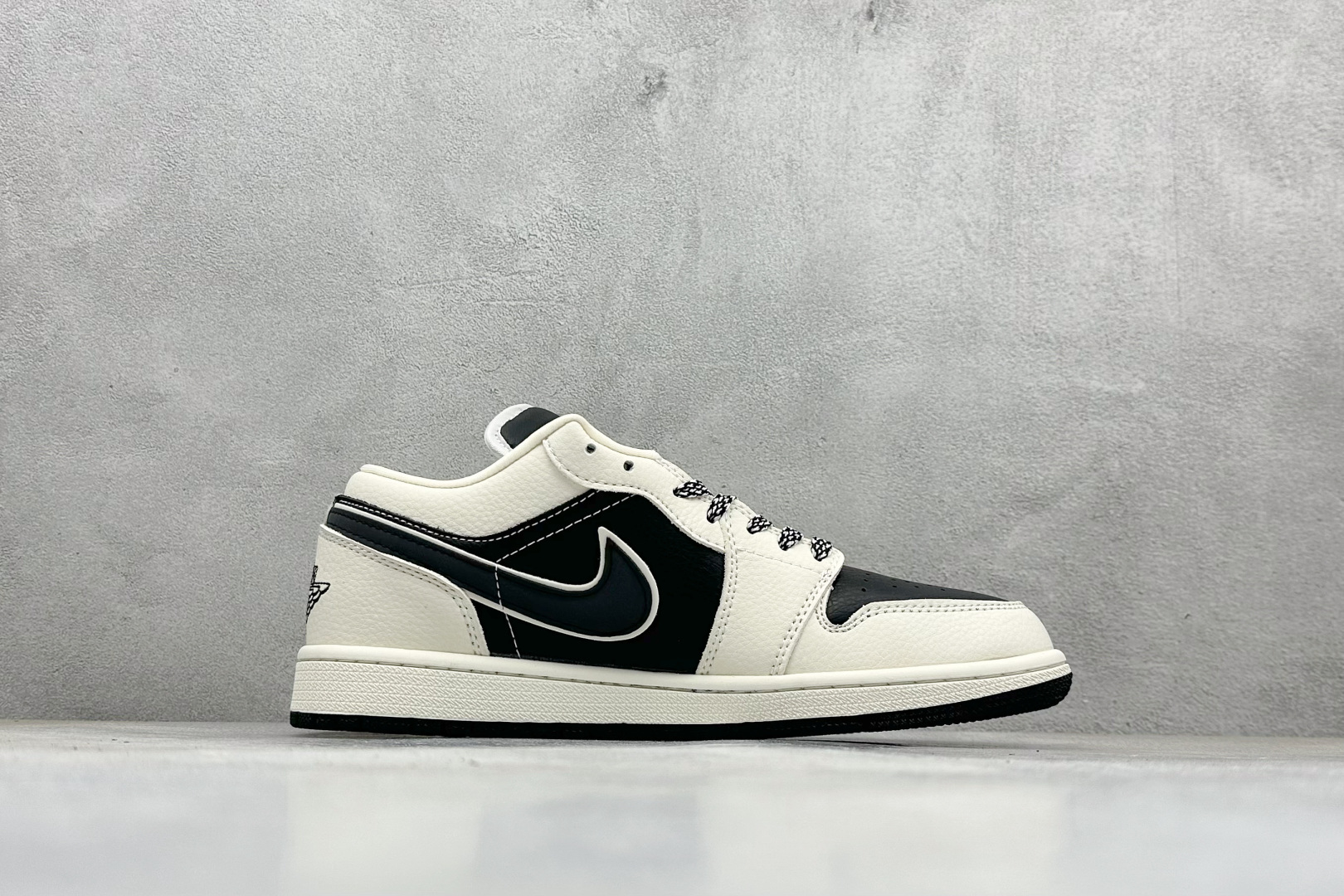 280 Nike Jordan Air Jordan 1 “权志龙联名——小雏菊米黑” 高端定制 乔丹低帮休闲板鞋 LJ2025-002