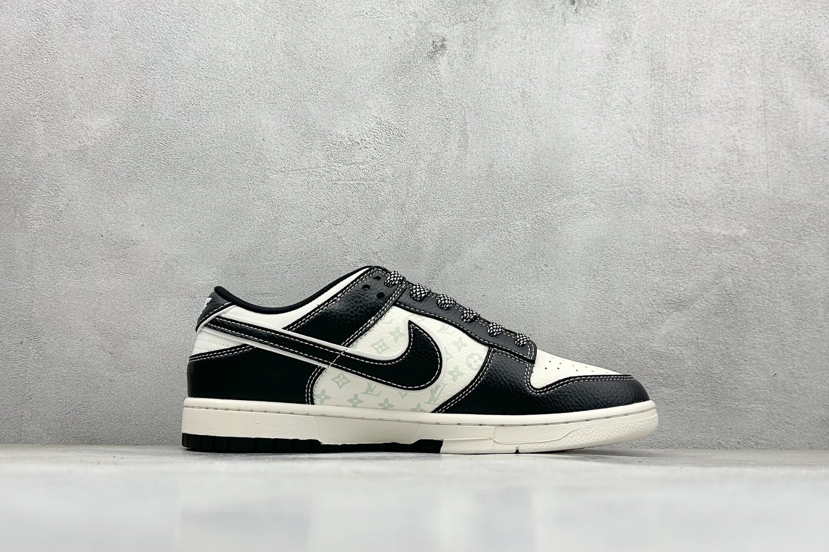 280 Nike SB Dunk Low“ LV联名——米黑印花” 周年高端定制 低帮休闲板鞋 HT5088-608