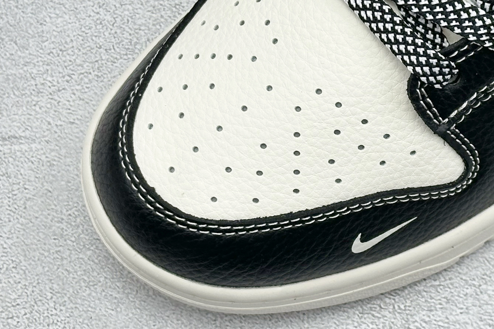 280 Nike SB Dunk Low“ LV联名——米黑印花” 周年高端定制 低帮休闲板鞋 HT5088-608